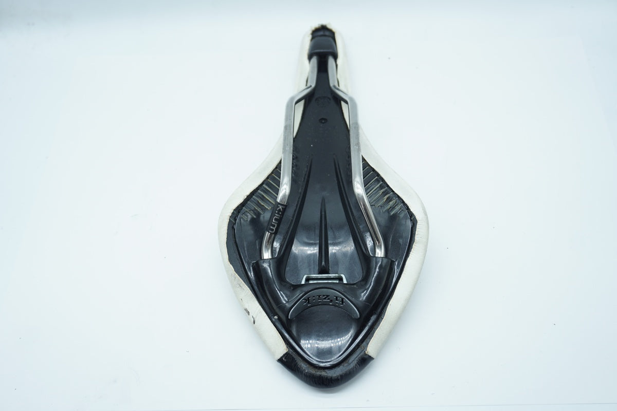 FIZIK「フィジーク」 ARIONE CX KIUM サドル/ 京都西院店