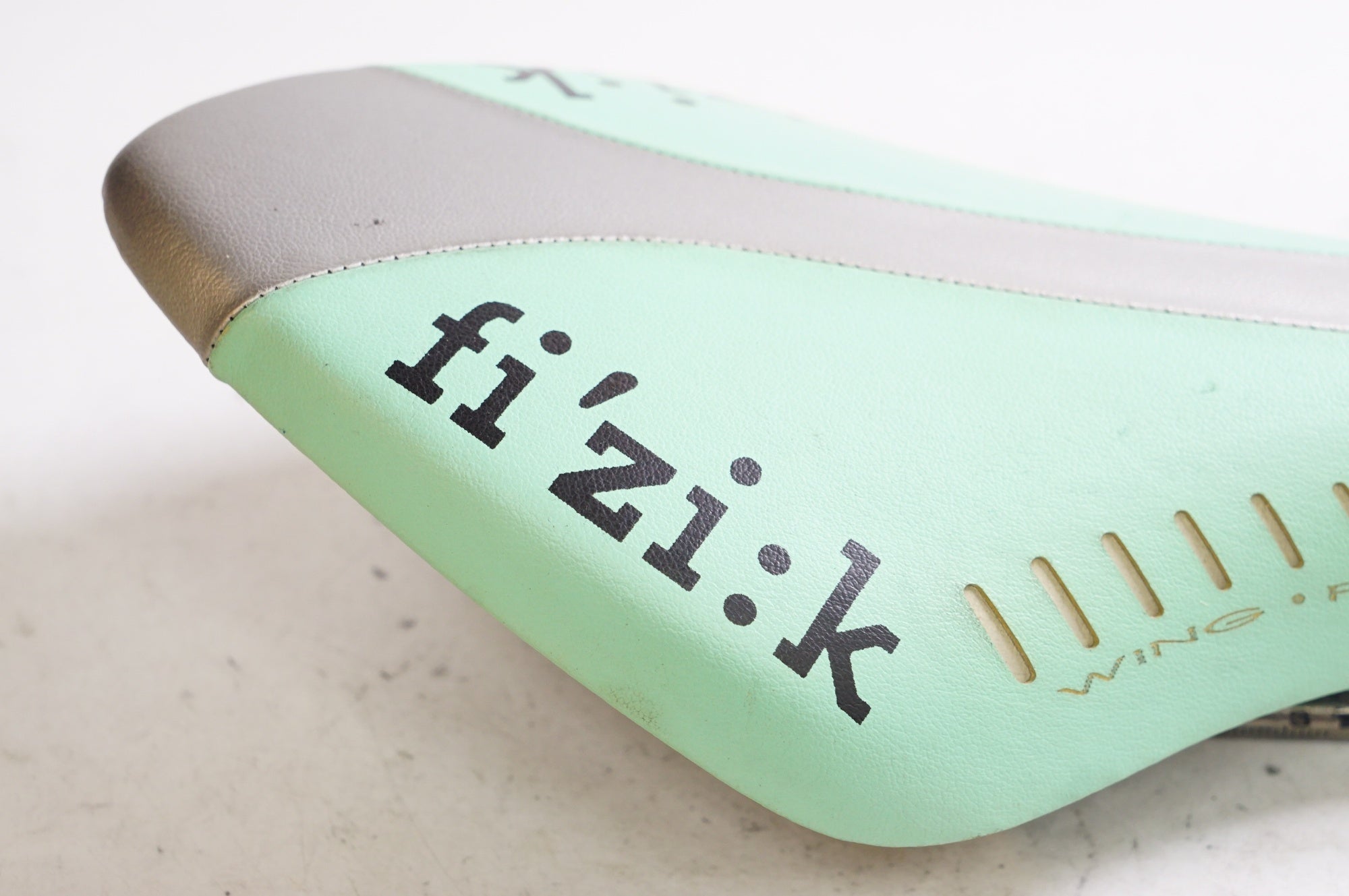 Fizik Arione Wing Flex Black Road Saddle Carbon Reinforced
