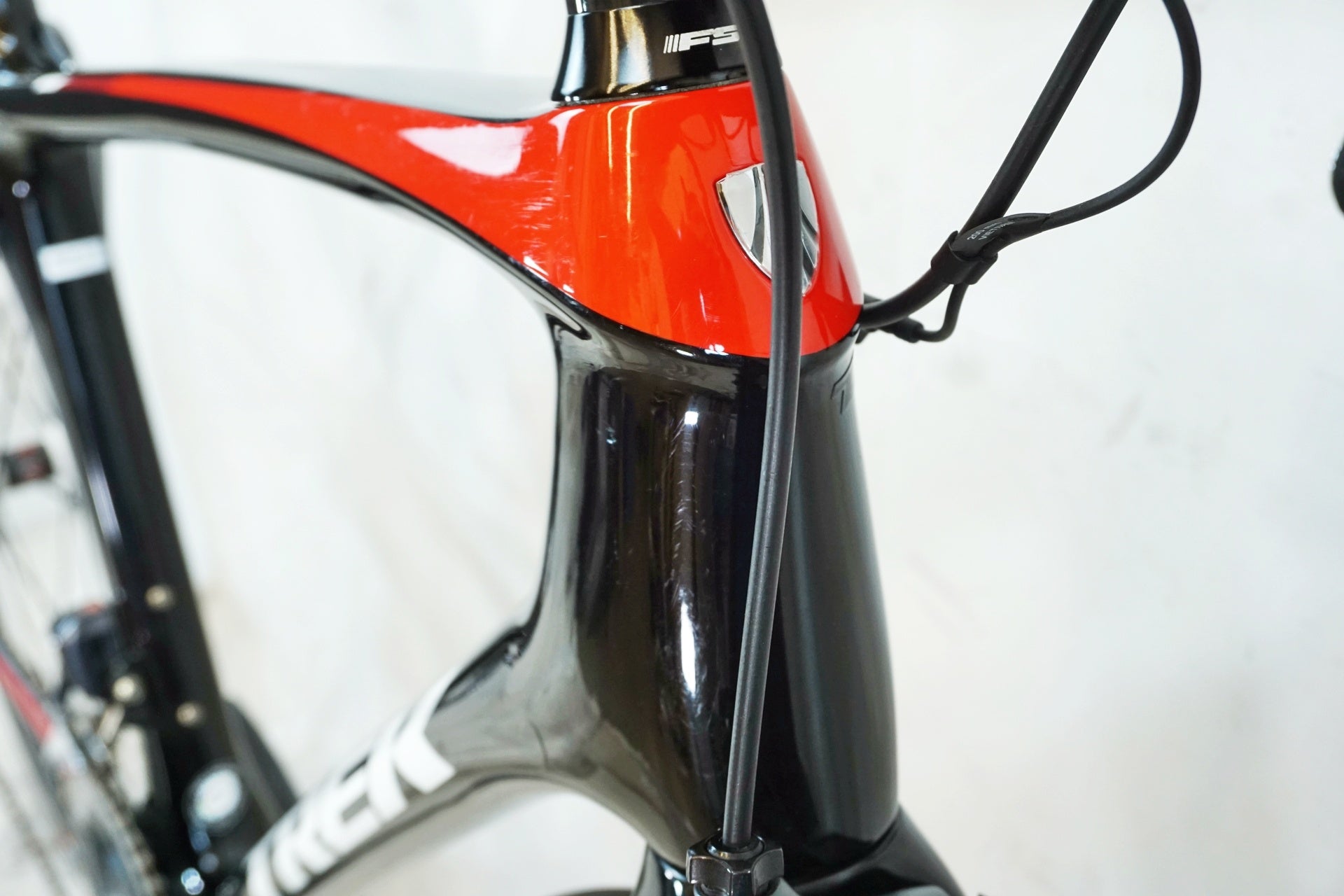 TREK 「トレック」 EMONDA SLR H2 2018年モデル ロードバイク / 有明