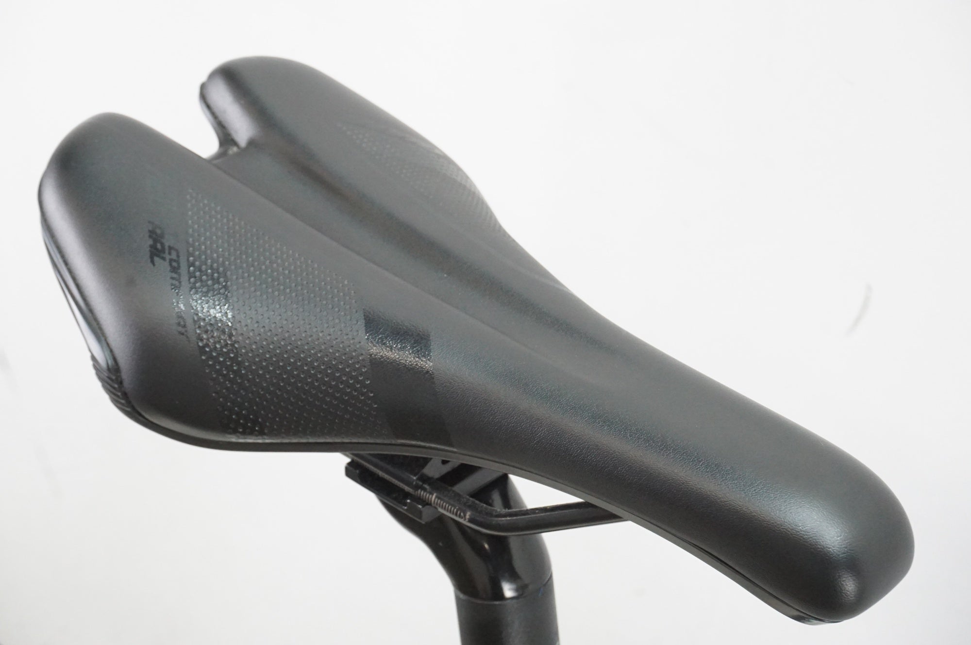 GIANT 「ジャイアント」 ESCAPE RX 3 2021年モデル クロスバイク / 大宮店