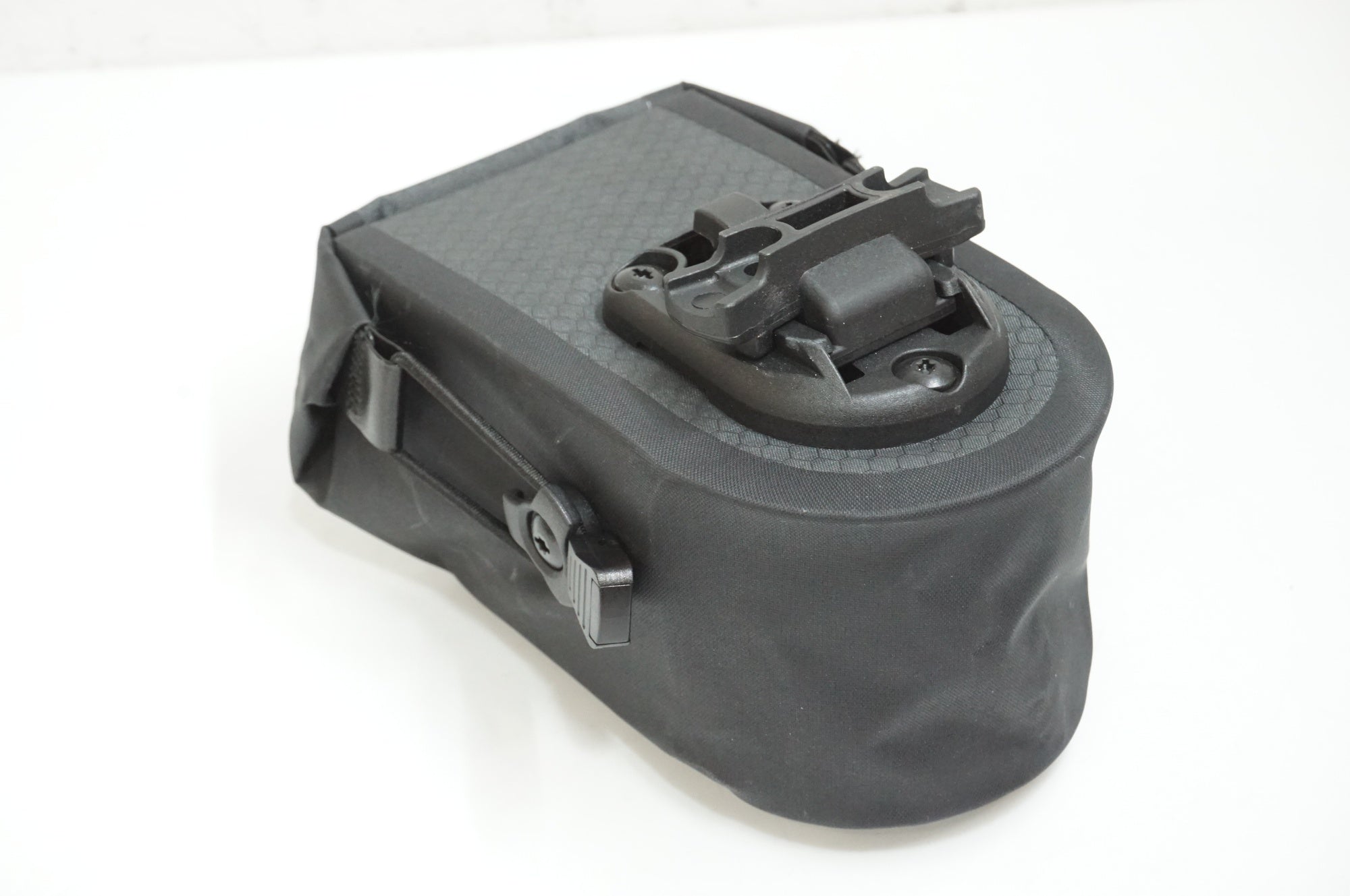 ORTLIEB 「オルトリーブ」 MICRO TWO 0.8L サドルバッグ / 大宮店