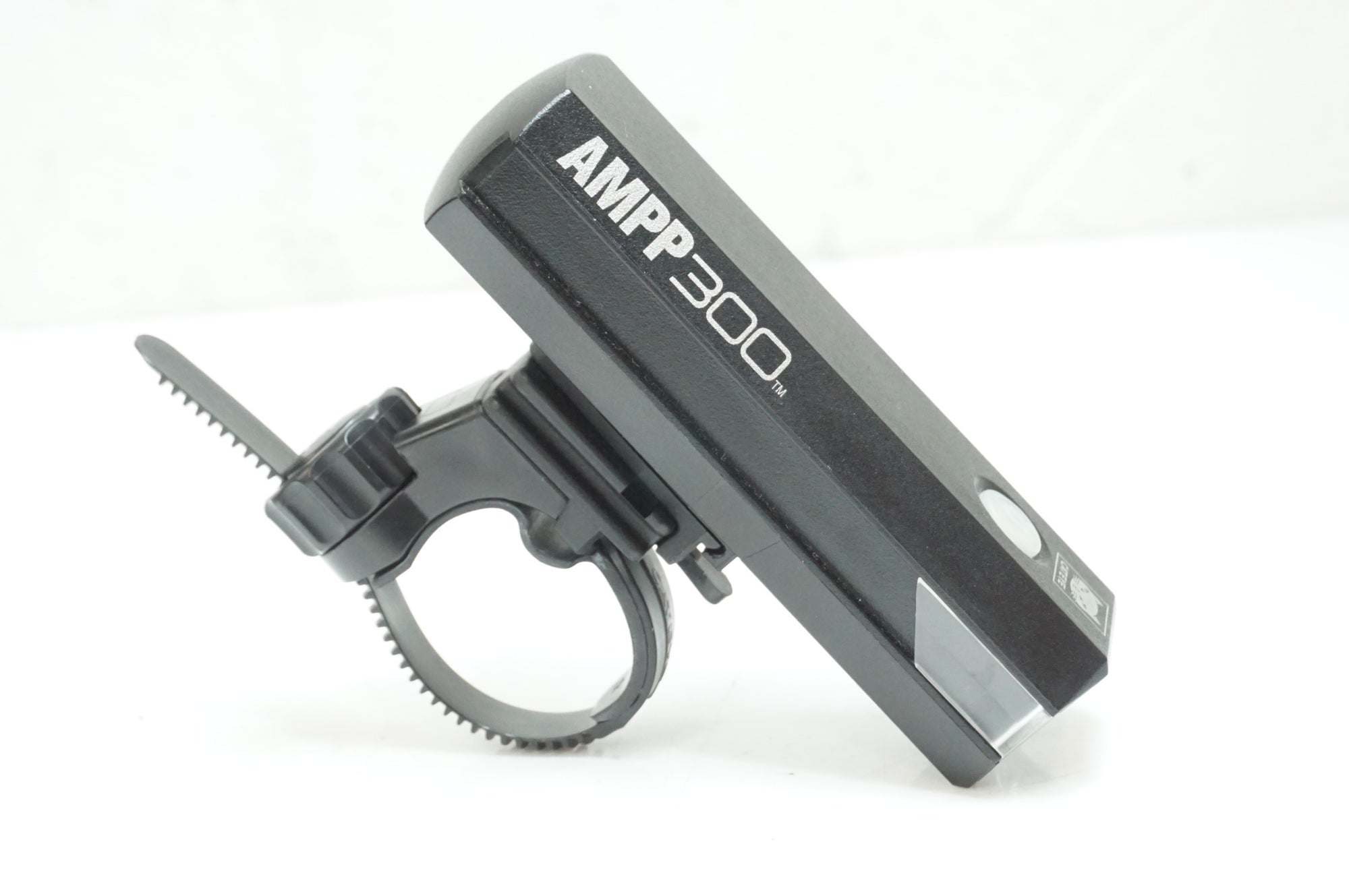 CATEYE 「キャットアイ」 AMPP300 フロントライト / 大宮店