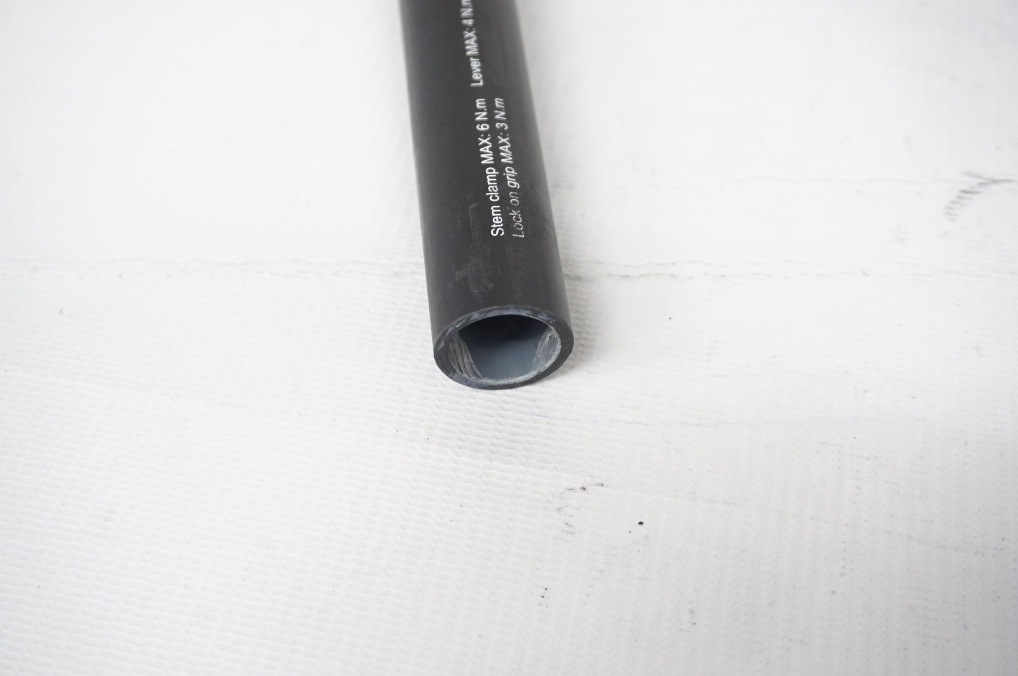 BURGTEC 「バーグテック」 RW CARBON ENDURO Φ35 770mm ハンドル / 阪急塚口店