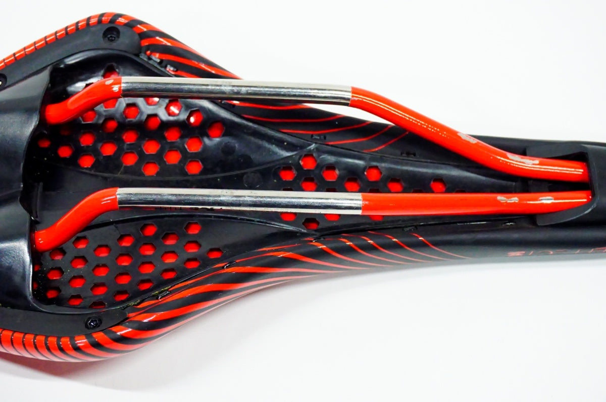 RACEFACE 「レースフェース」 AEFFECT サドル / 名古屋大須店