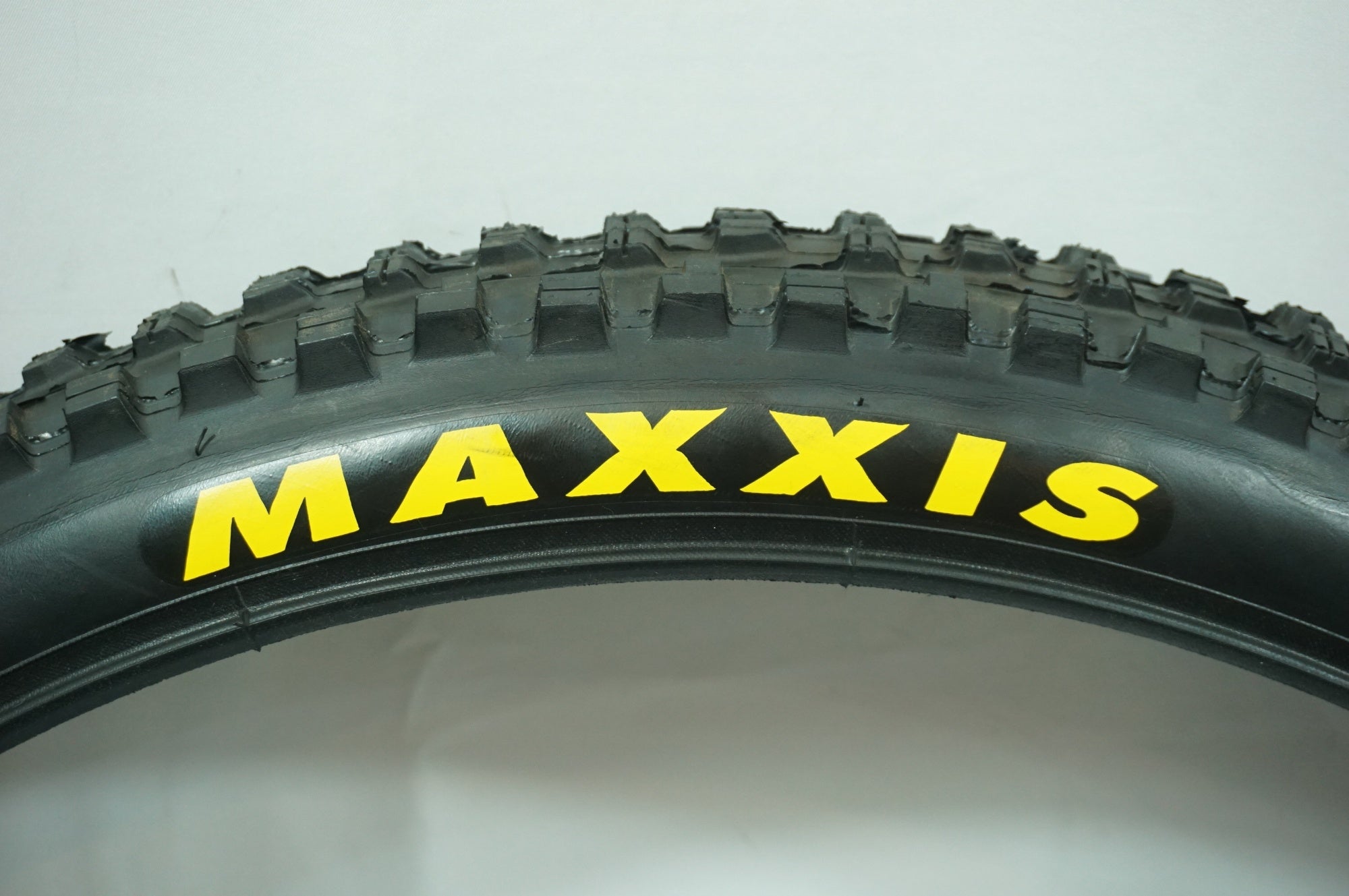 MAXXIS 「マキシス」 MINION DHR 2 26x2.40 タイヤ / 世田谷店