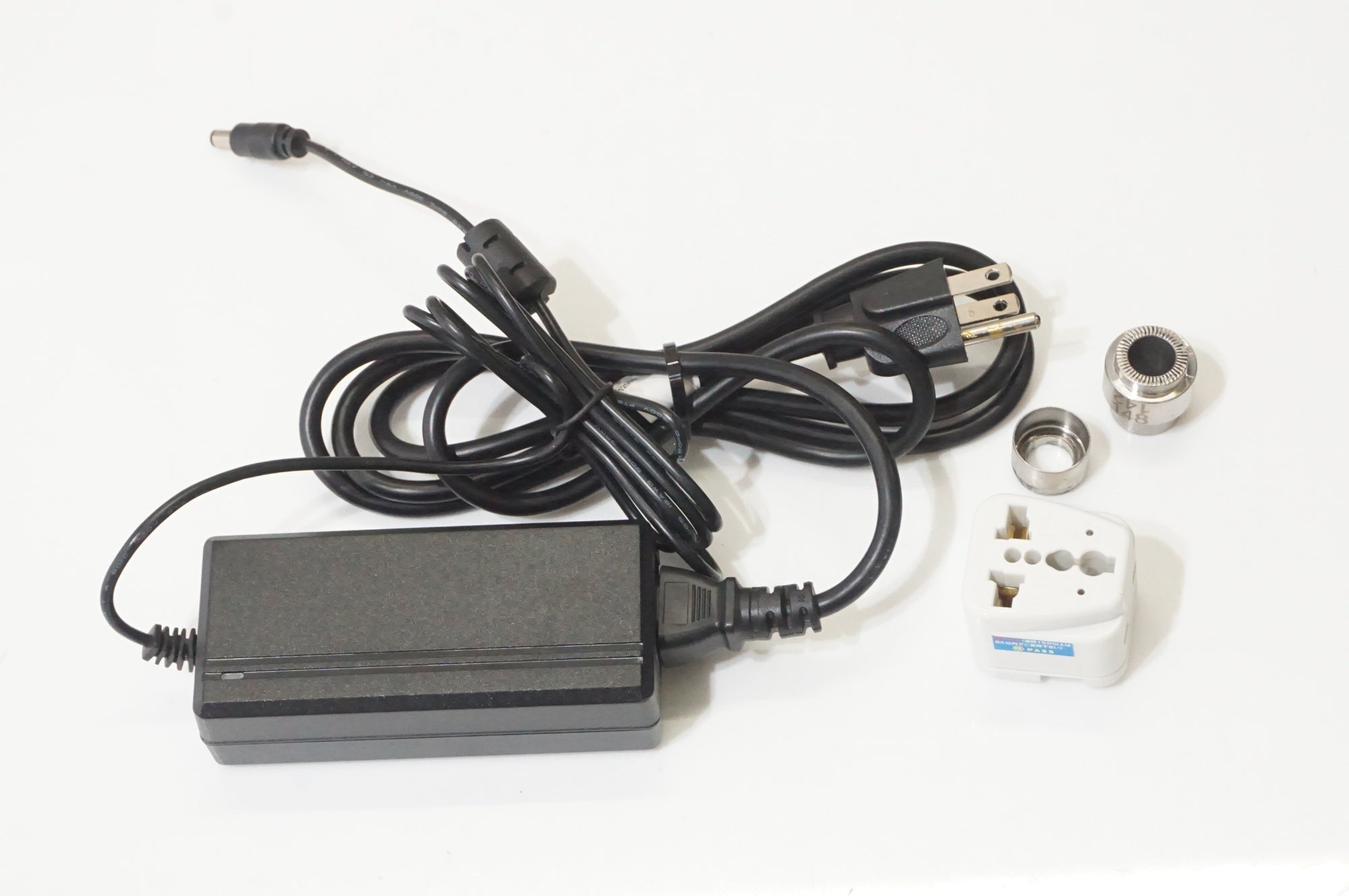 WAHOO 「ワフー」 KICKR V4 WF113 スマートトレーナー / AKIBA店