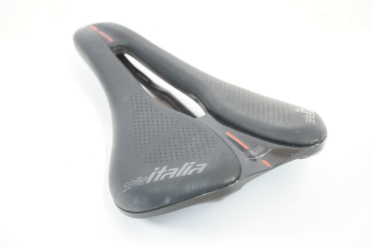 SELLE ITALIA 「セライタリア」 NOVUS BOOST EVO KIT CARBONIO SUPERFLOW サドル / 宇都宮店