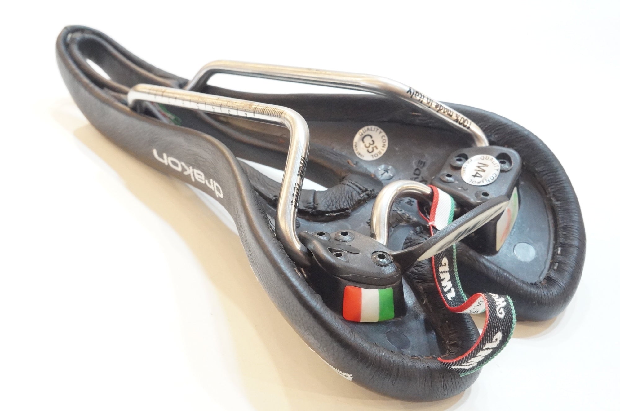 SELLE SMP 「セラエスエムピー」 DRAKON サドル / バイチャリ浦和ベース