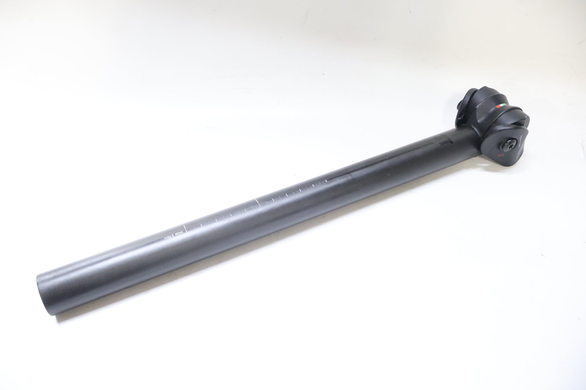 3T 「スリーティー」 ZERO 25 TEAM STEALTH Φ27.2 350mm カーボンシートポスト / 高知店