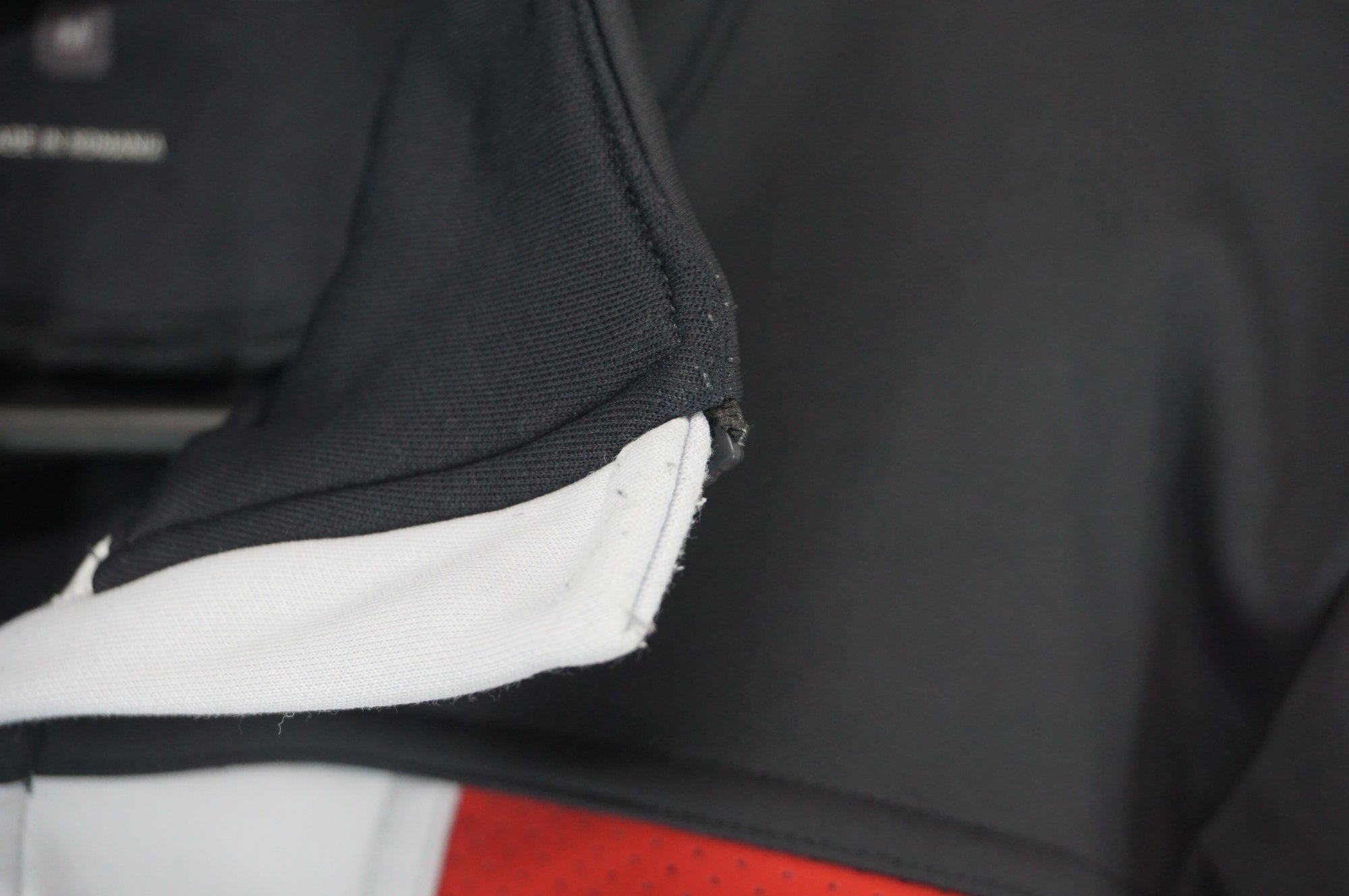 CASTELLI 「カステリ」 GORE-TEX INFINIUM Mサイズ ジャージ / 阪急