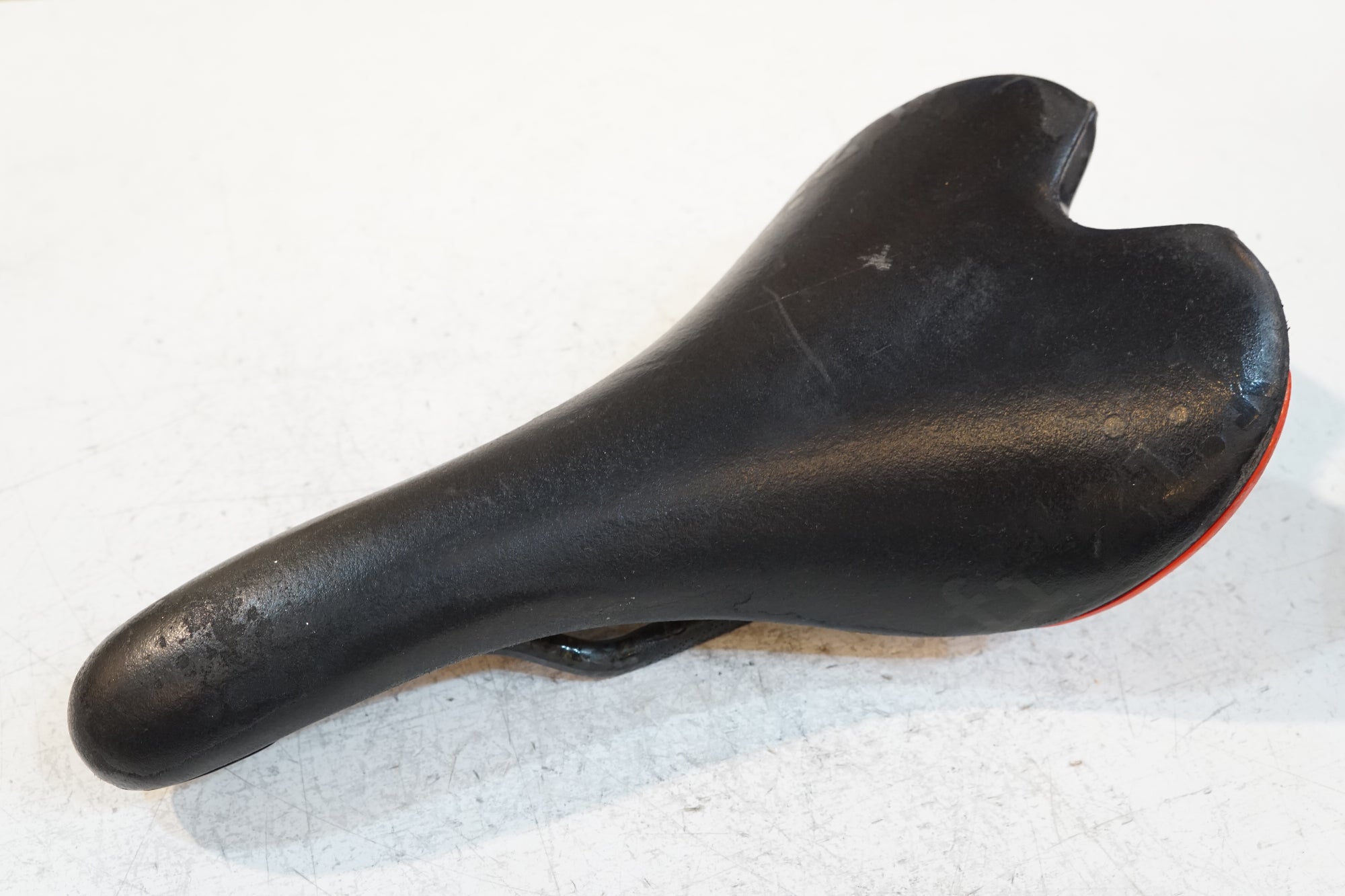 FIZIK 「フィジーク」 TEST ALIANTE VSX サドル / バイチャリ浦和ベース