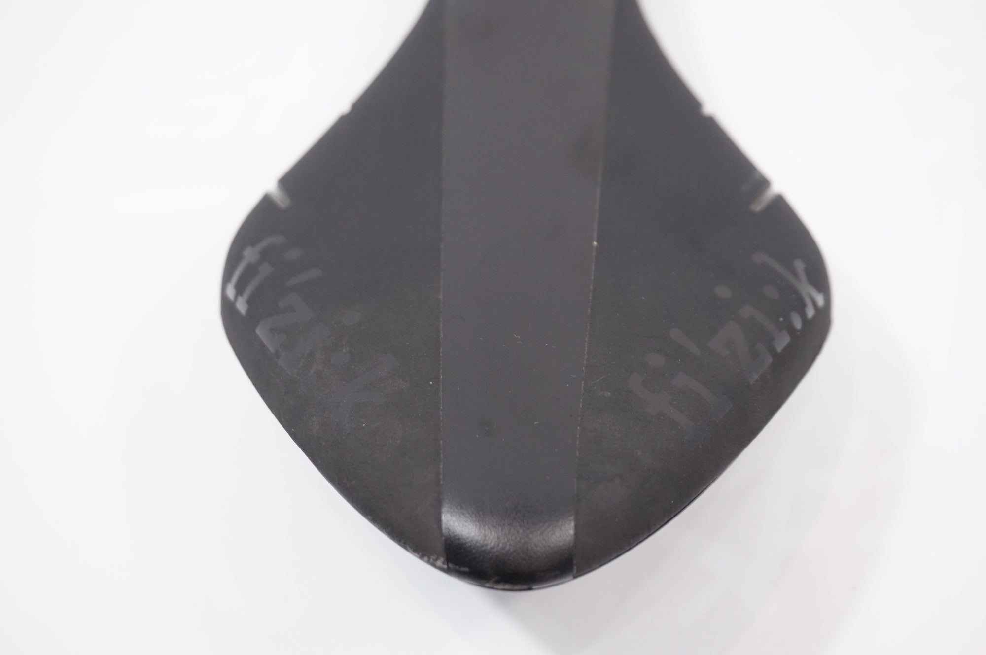 【中古】Fizik R1 カーボンサドル　レギュラー fizik フィジーク SADDLE サドル ARIONE R1 OPEN アリオネ R1
