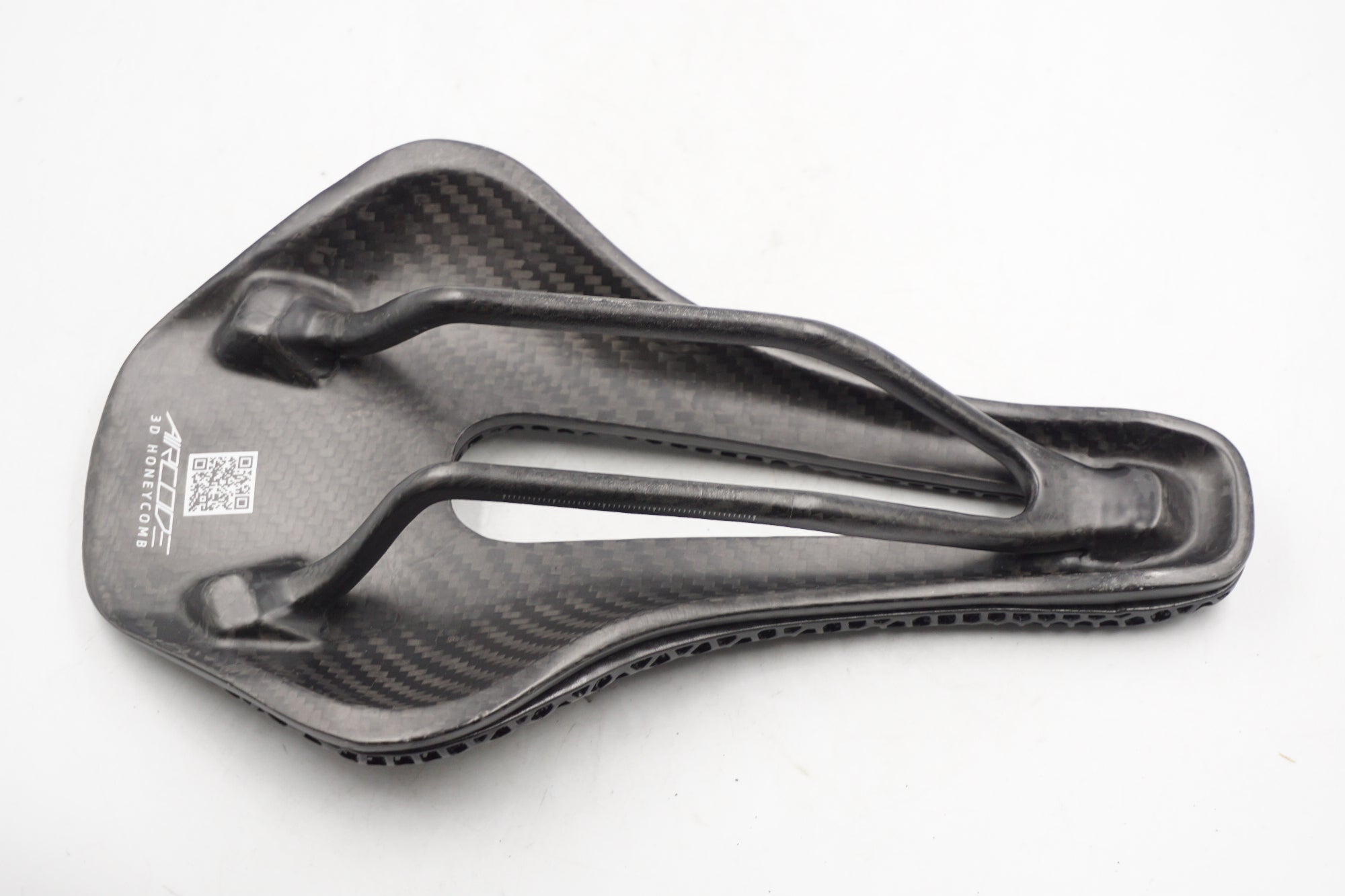 RYET 「リーエト」 AIRCODE 3D サドル / 奈良店