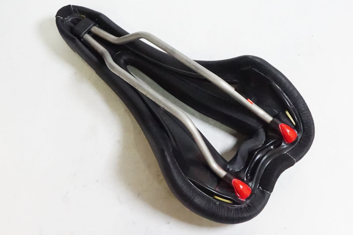 SELLE ITALIA 「セライタリア」 DIVA GEL SUPERFLOW サドル / 熊谷本店