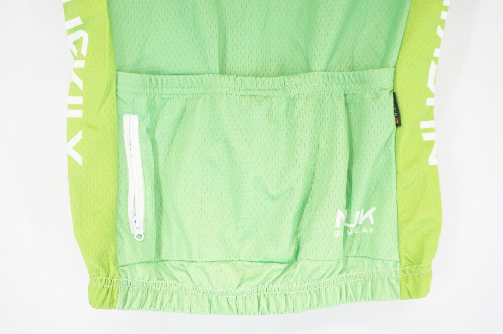 NUCKILY 「ナックリー」 半袖 Mサイズ ジャージ / 阪急塚口店