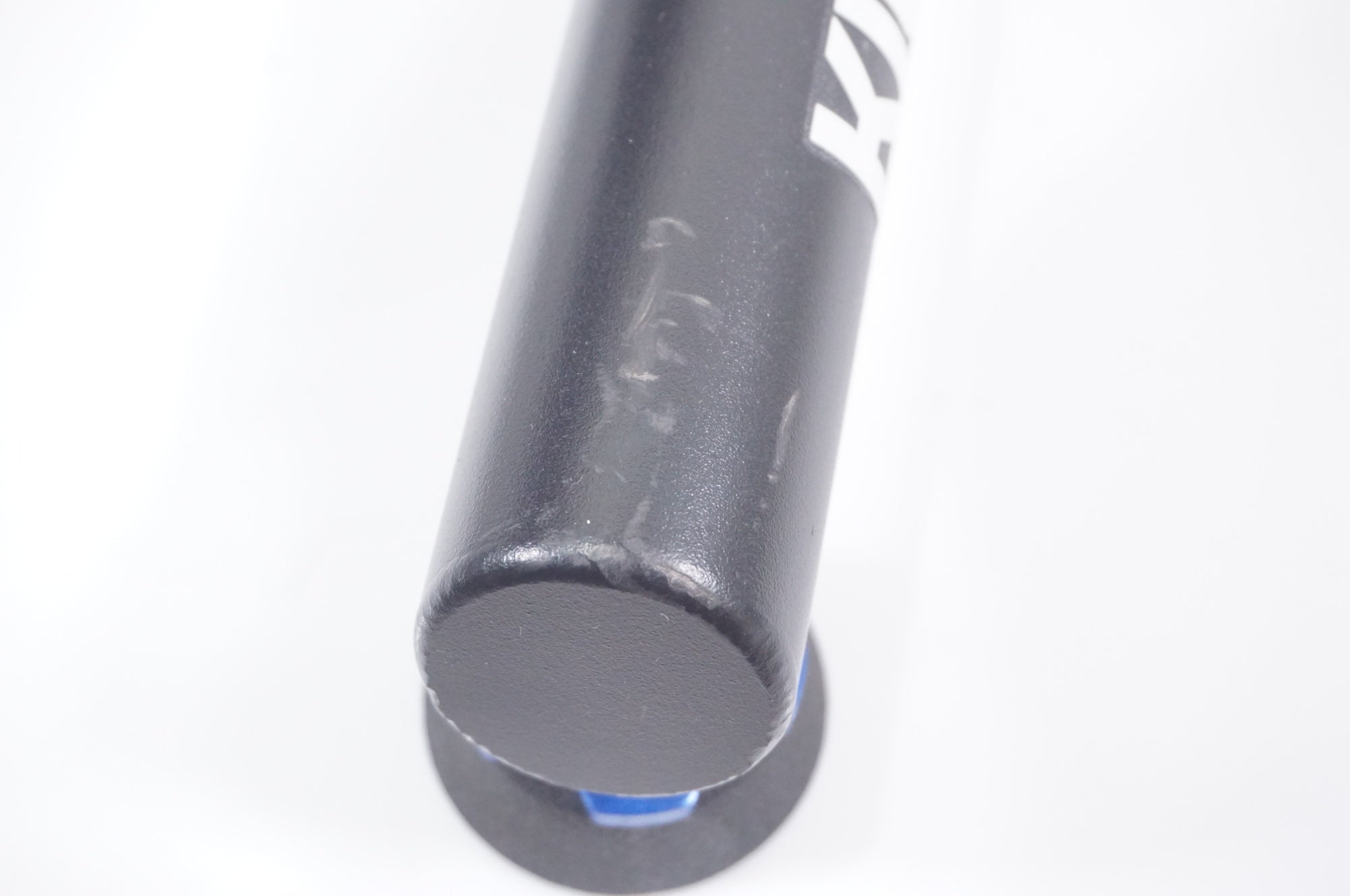WAHOO 「ワフー」 KICKR V4 WF113 スマートトレーナー / AKIBA店