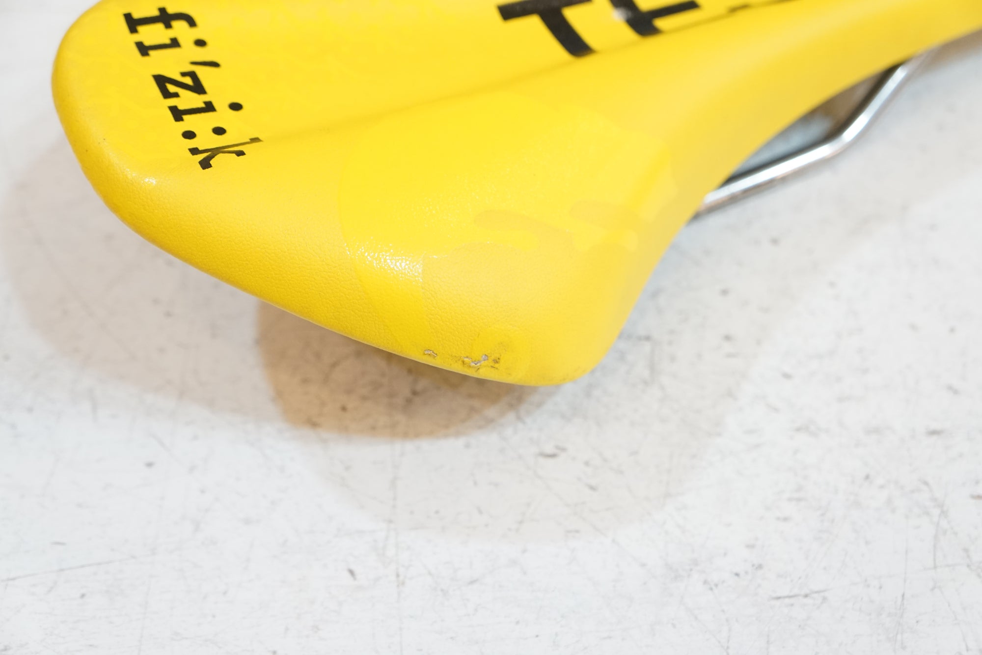 FIZIK 「フィジーク」 ANTARES VS TEST サドル / バイチャリ浦和ベース