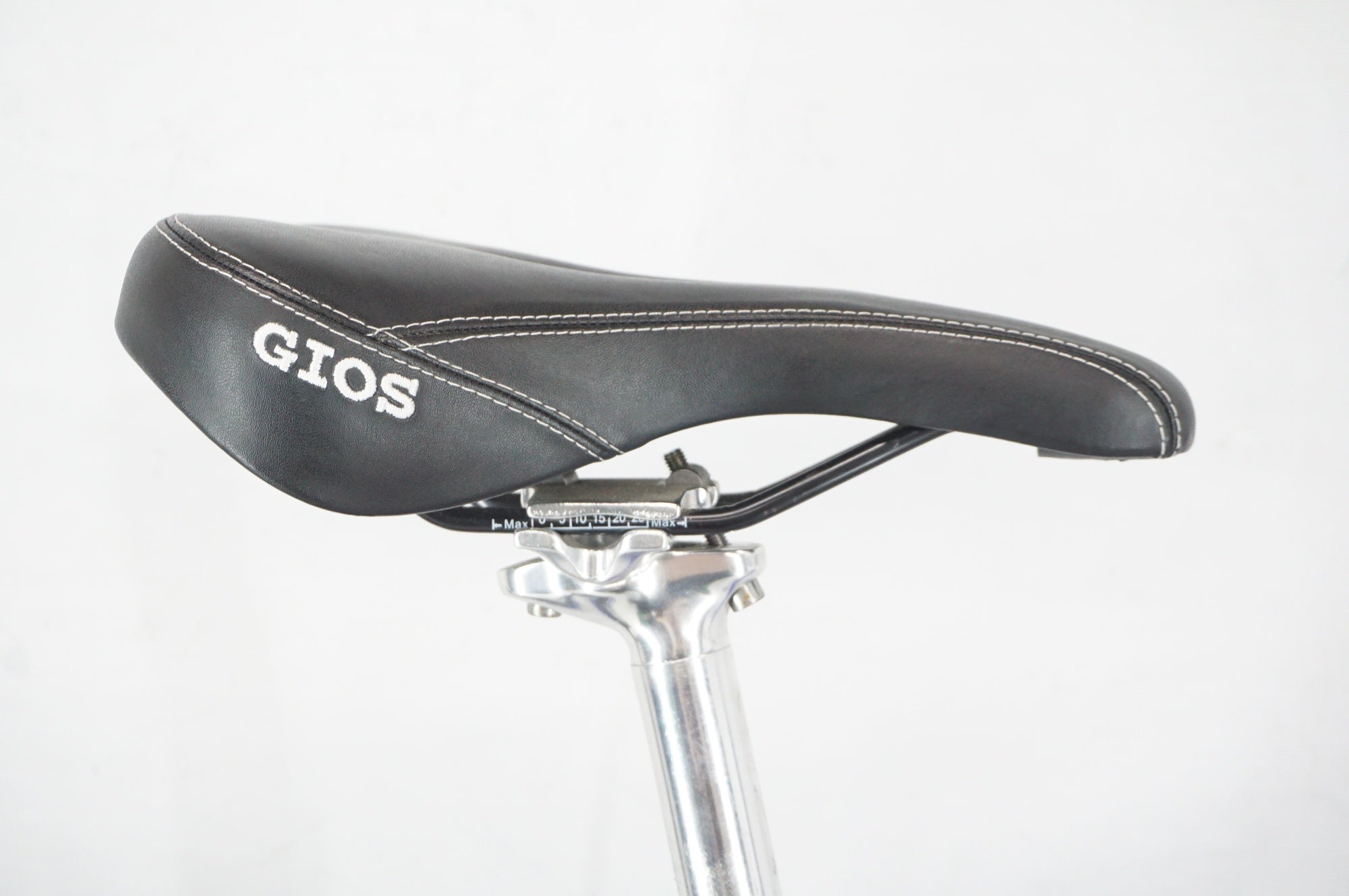 GIOS 「ジオス」 MISTRAL 2021年モデル クロスバイク / 阪急塚口店