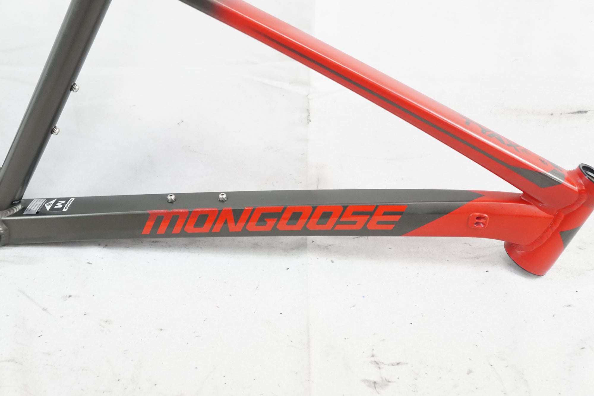 MONGOOSE 「マングース」 TYAX PRO 2022年モデル マウンテンフレーム / バイチャリ浦和ベース