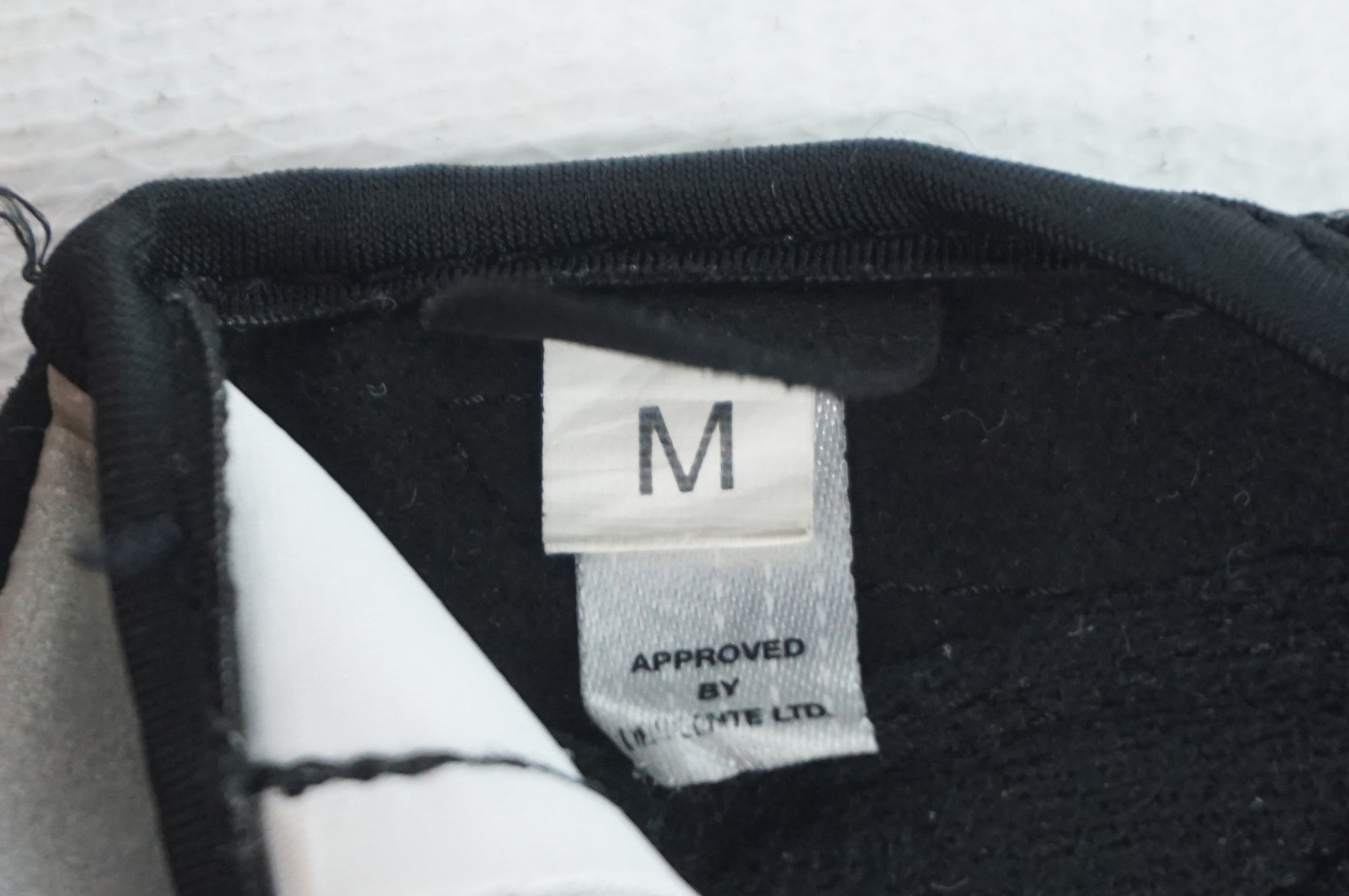 LE COQ SPORTIF 「ルコックスポルティフ」 Mサイズ 指切りグローブ / 阪急塚口店