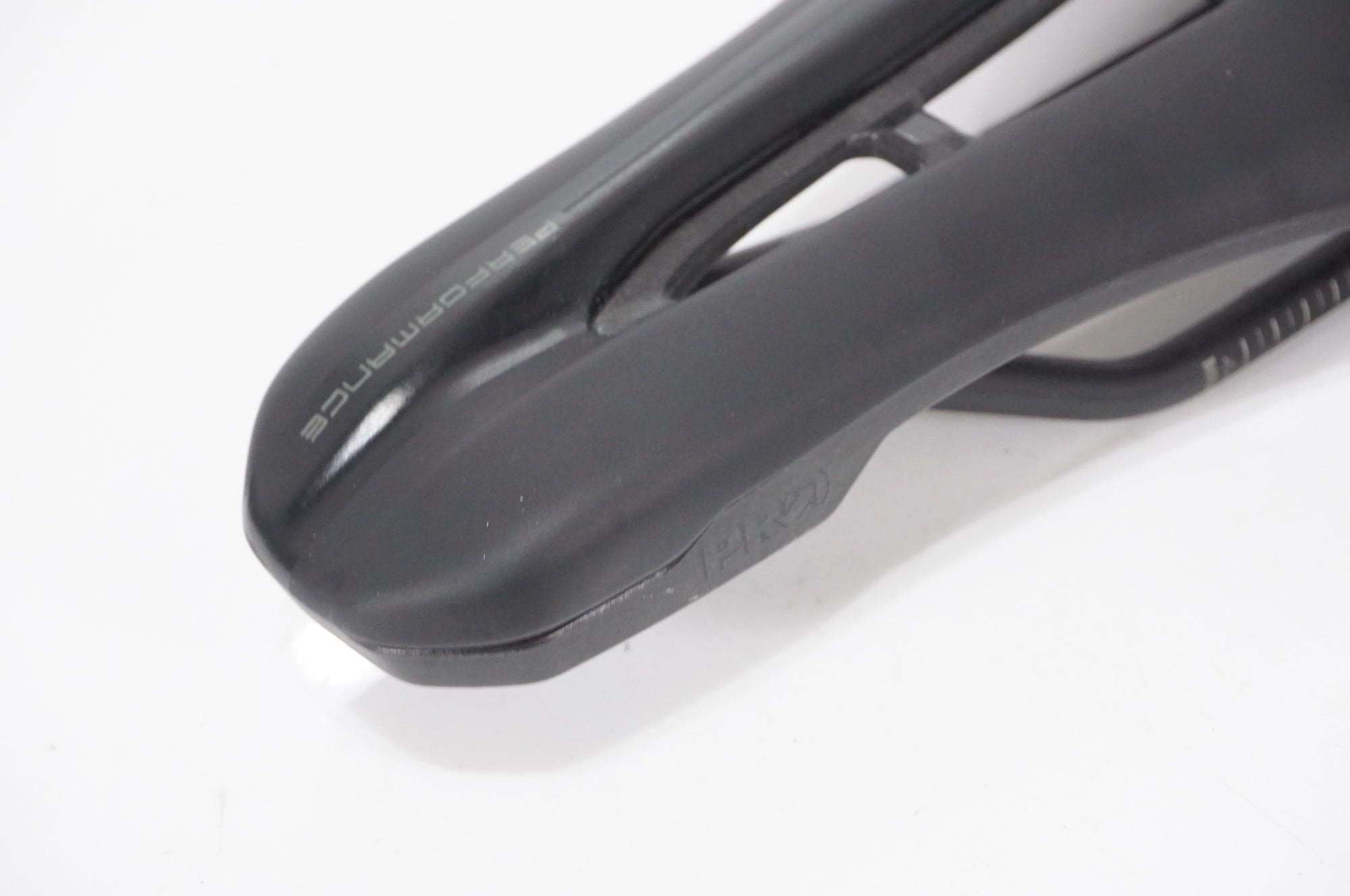 SHIMANO 「シマノ」 PRO STEALTH PERFORMANCE サドル / AKIBA店