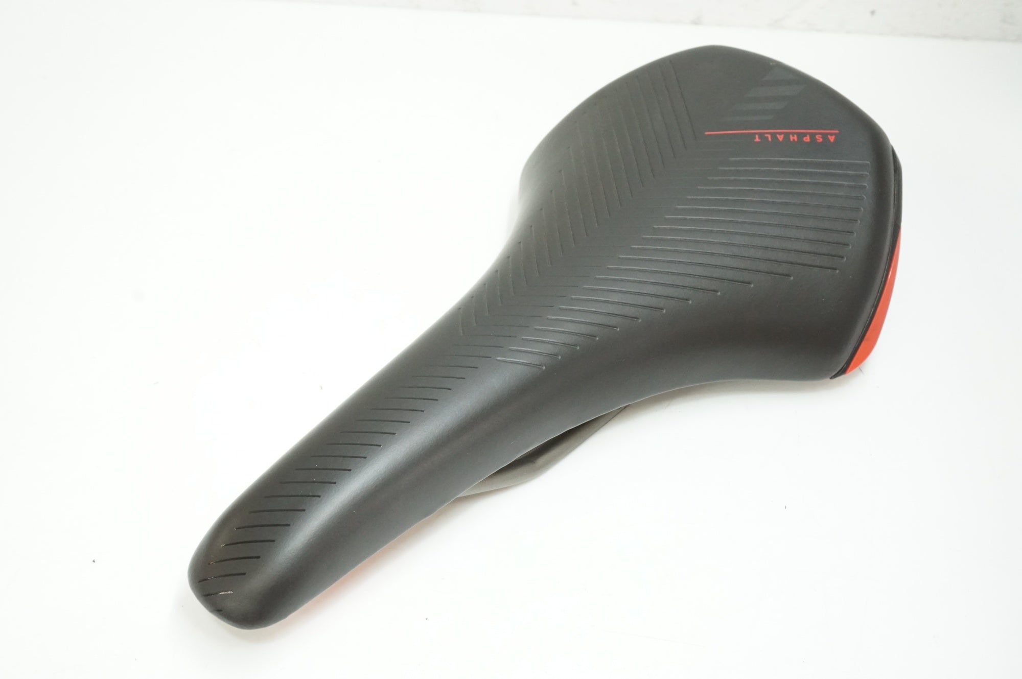 SELLE ROYAL 「セラロイヤル」 ASPHALT サドル / 大宮店