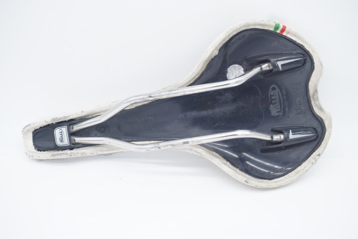 SELLE ITALIA 「セラ イタリア」 GIRO DE ITALIA サドル / 滋賀大津店