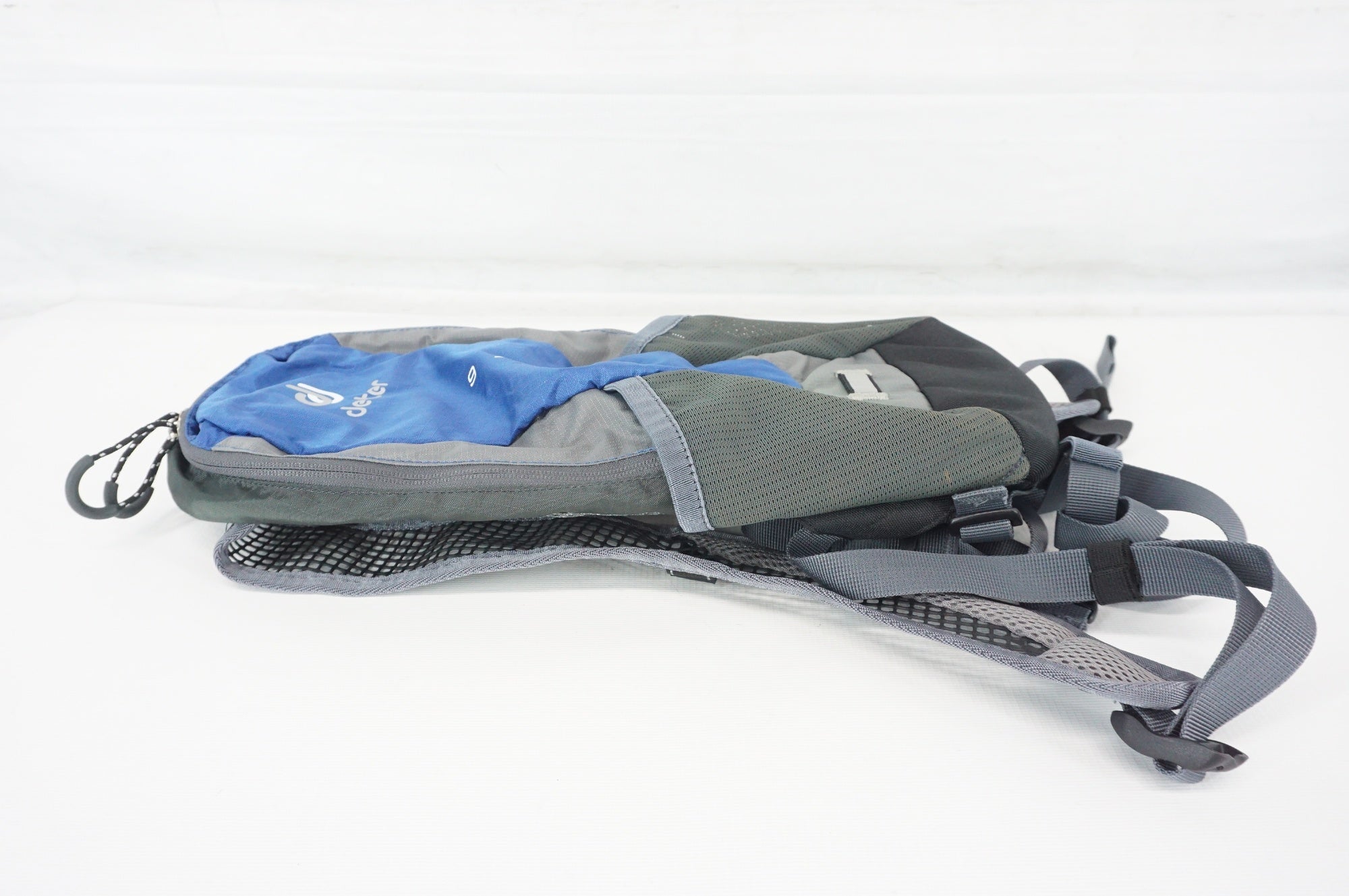 DEUTER 「ドイター」 ULTRA RIDE 6 バックパック / 阪急塚口店