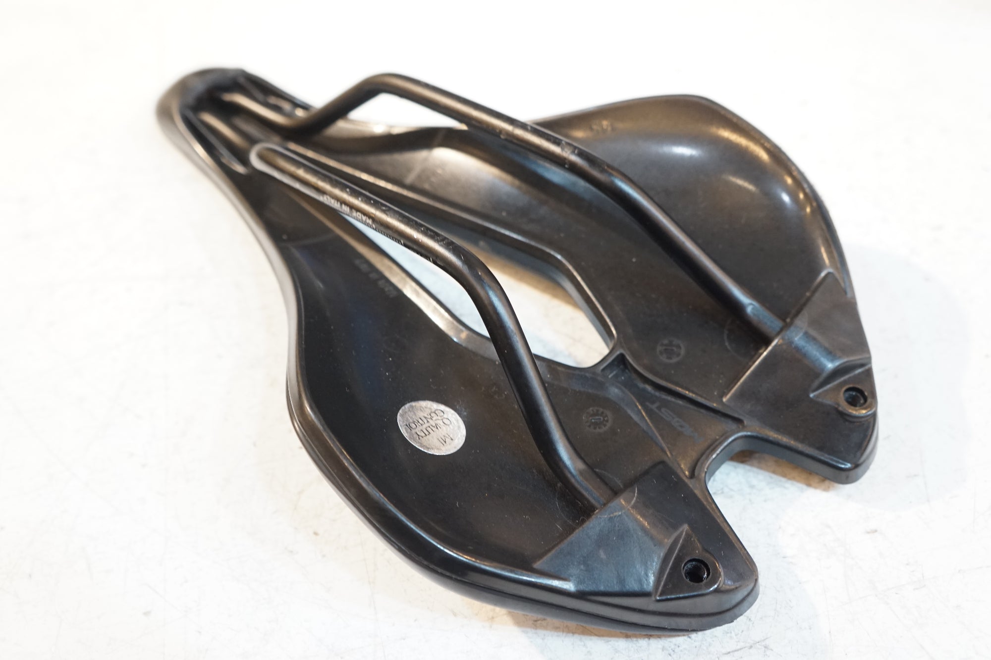 MOST 「モスト」 LYNX ULTRA サドル / バイチャリ浦和ベース