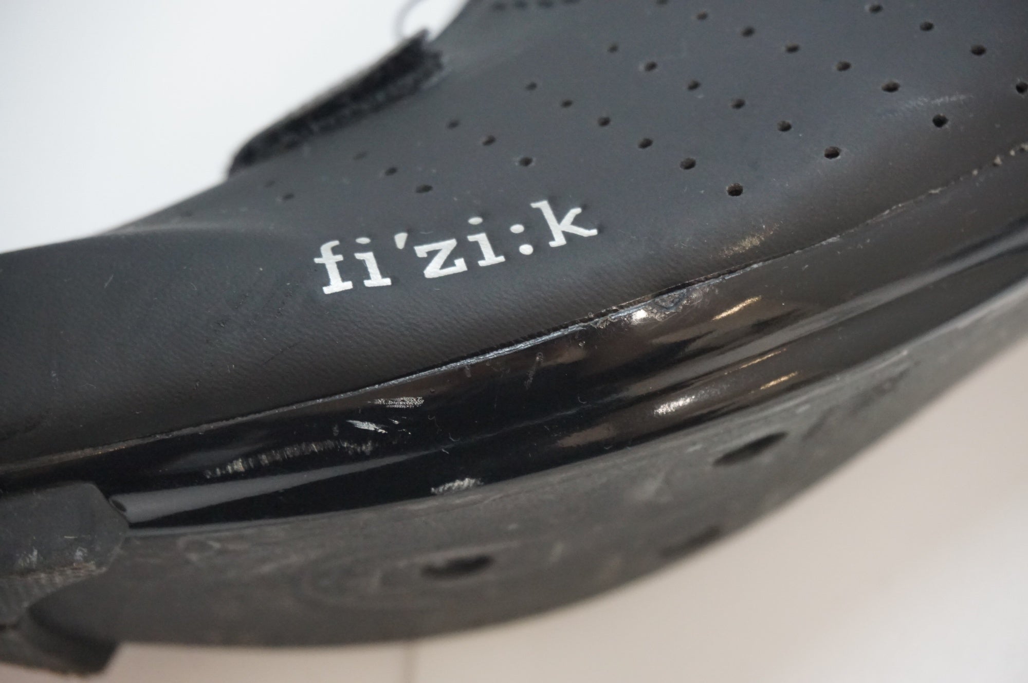 FIZIK 「フィジーク」 TEMPO OVERCURVE R5 41(26.35cm)サイズ