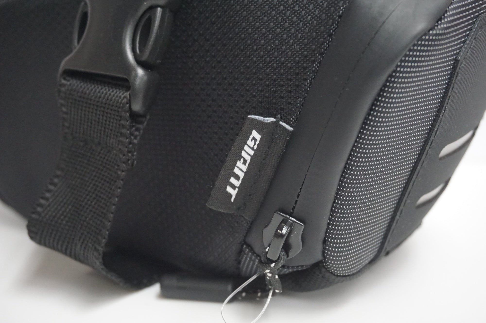 GIANT 「ジャイアント」 SHADOW SEAT BAG サドルバッグ / 福岡店