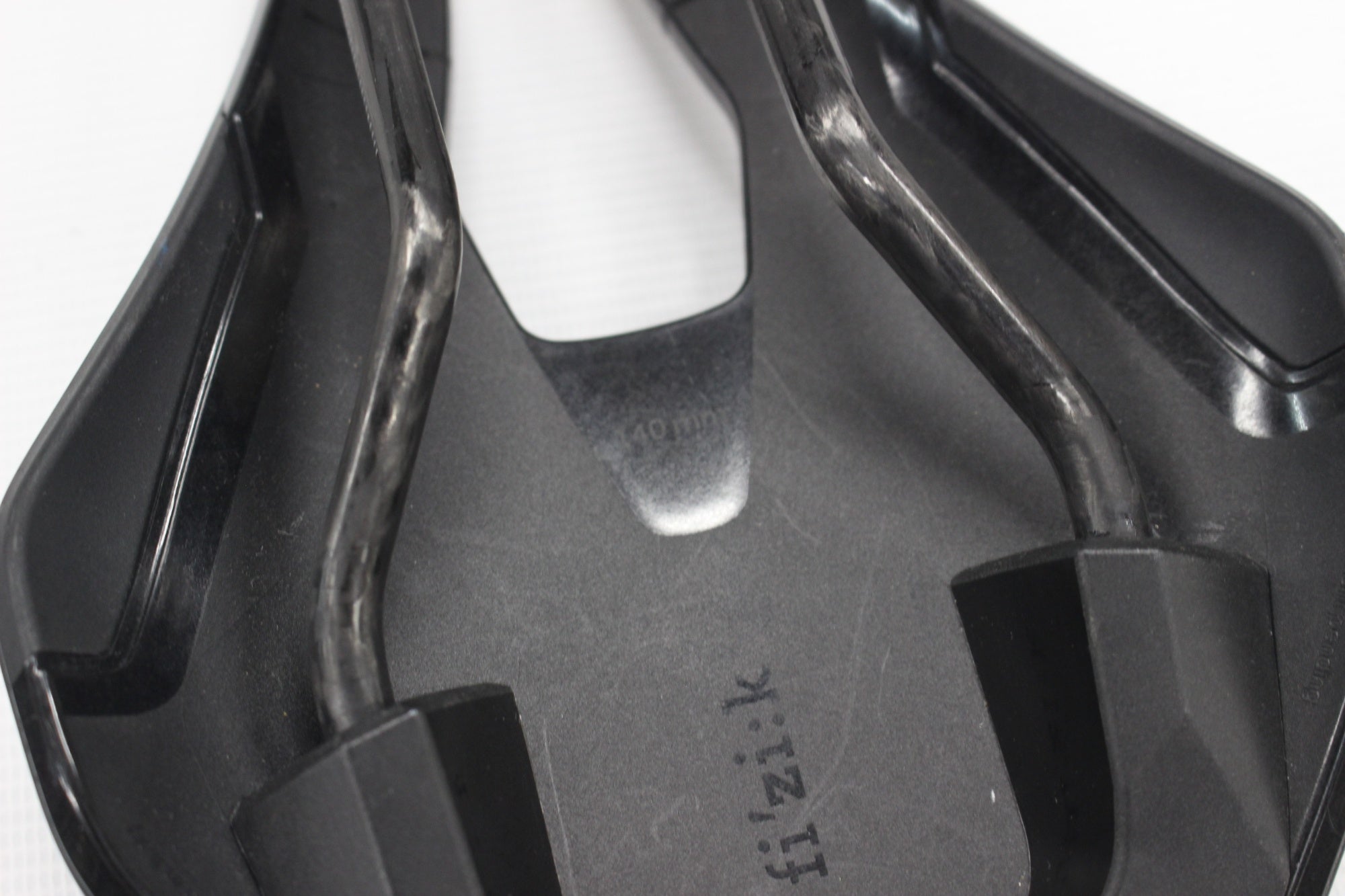 FIZIK 「フィジーク」 VENTO ARGO R1 サドル / 阪急塚口店