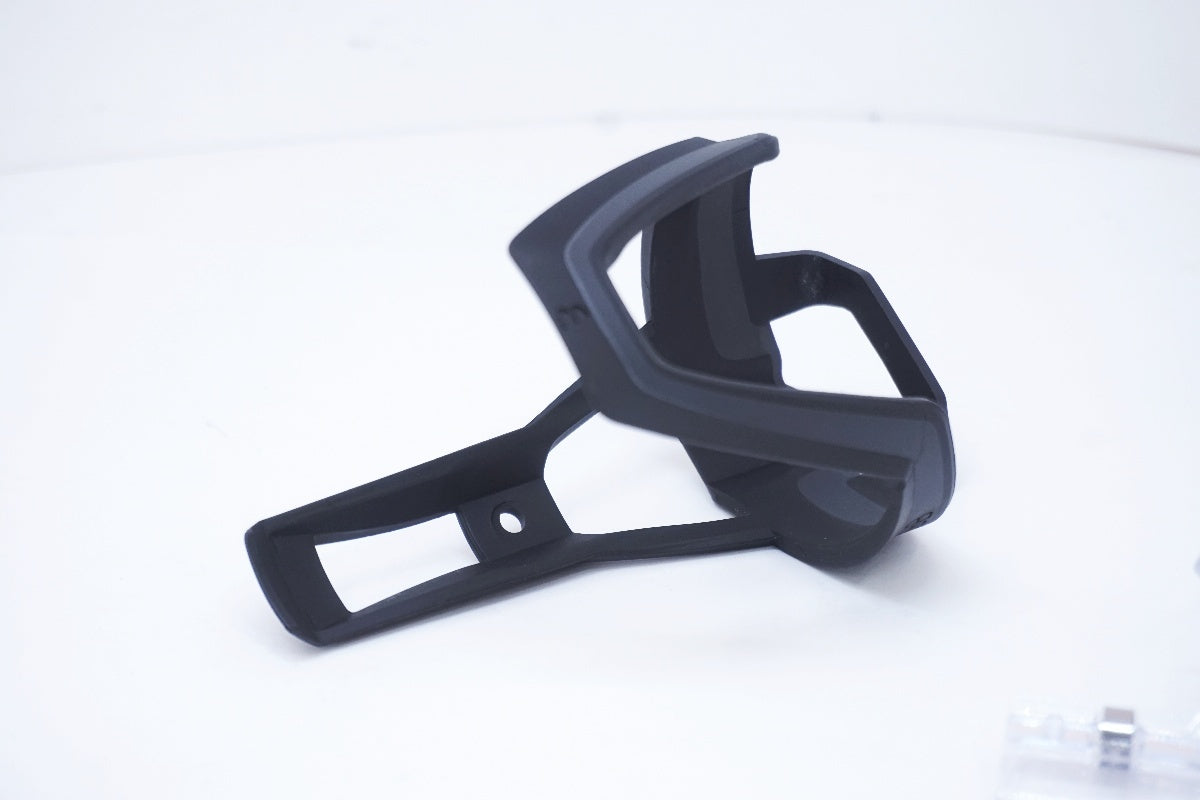 BBB 「ビービービー」 ボトルケージ / 大阪美原北インター店