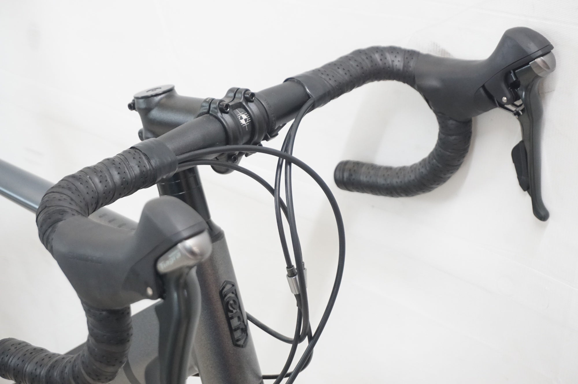 TERN 「ターン」 SURGE PRO 2023年モデル 20インチ ミニベロ / 福岡店