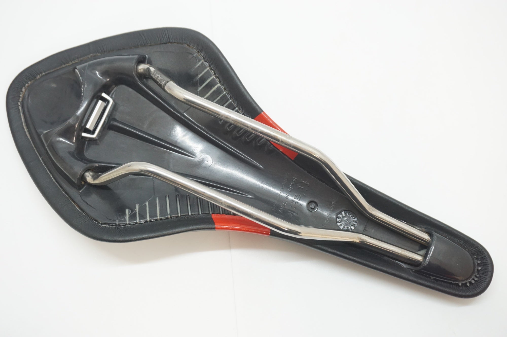 FIZIK 「フィジーク」 ARIONE VS KIUMレール サドル / 福岡店