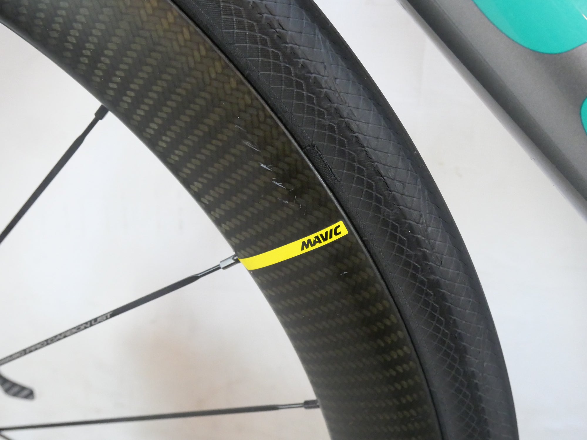 FOCUS 「フォーカズ」 IZALCO MAX DISC 9 ULTEGRA Di2 2020年モデル ロードバイク / バイチャリ浦和ベース