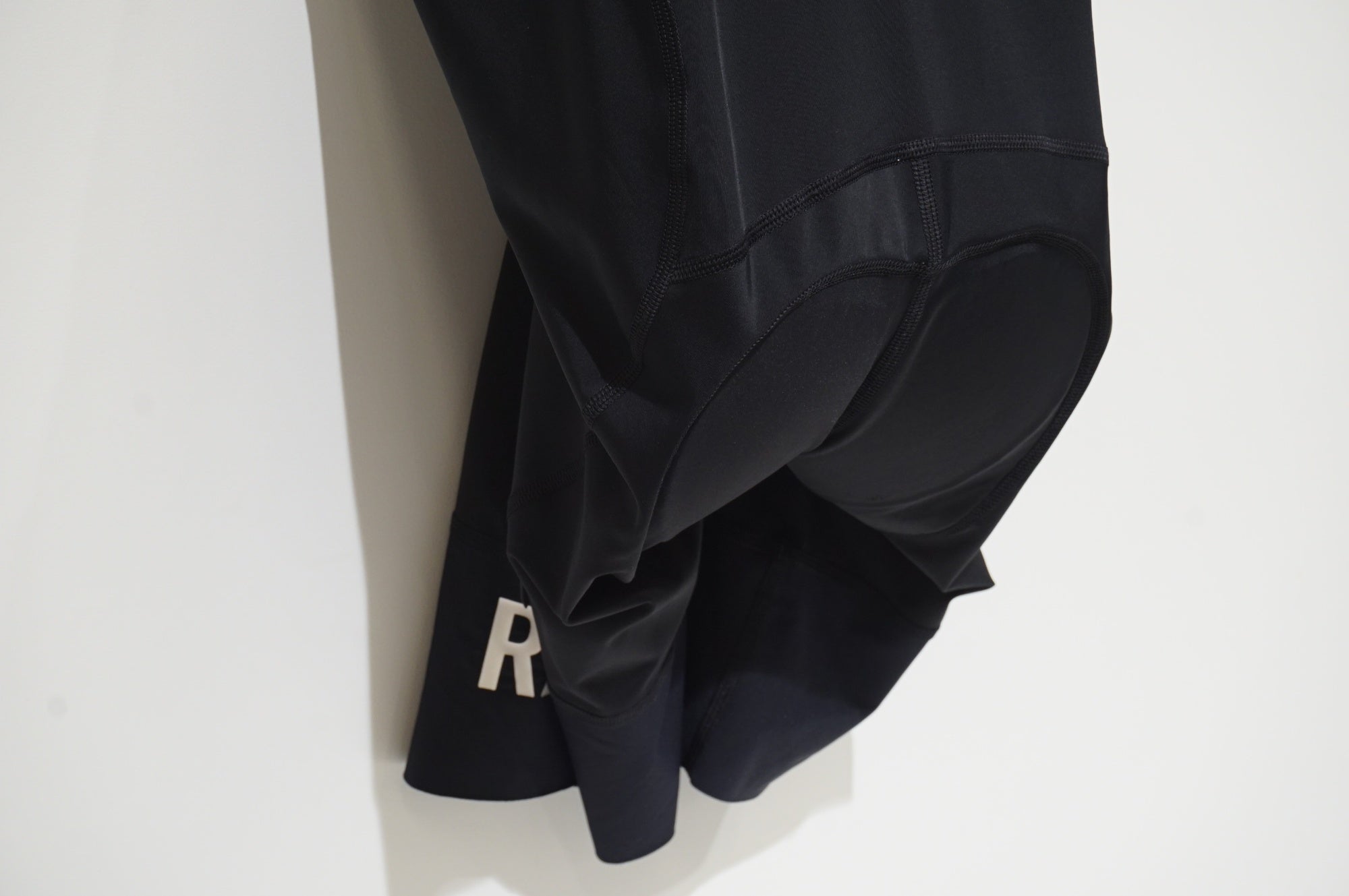 RAPHA 「ラファ」 PRO TEAM Lサイズ ビブショーツ / 浜松店