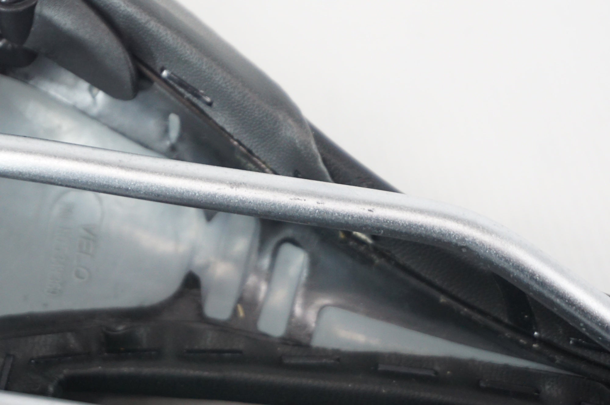 VELO 「ベロ」 サドル / 阪急塚口店