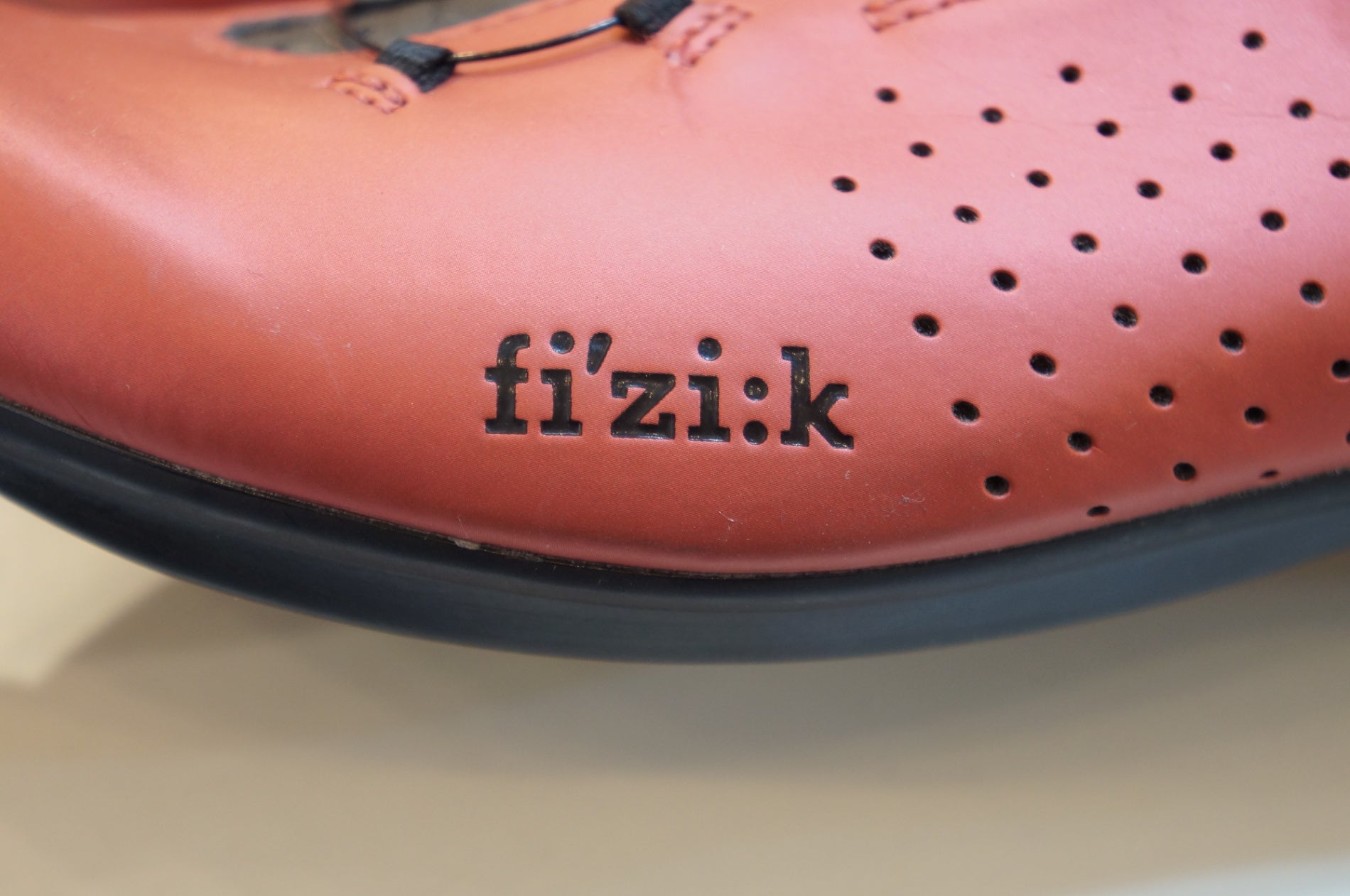 FIZIK 「フィジーク」 VENTO OMNA 25.7mm シューズ / バイチャリ浦和ベース