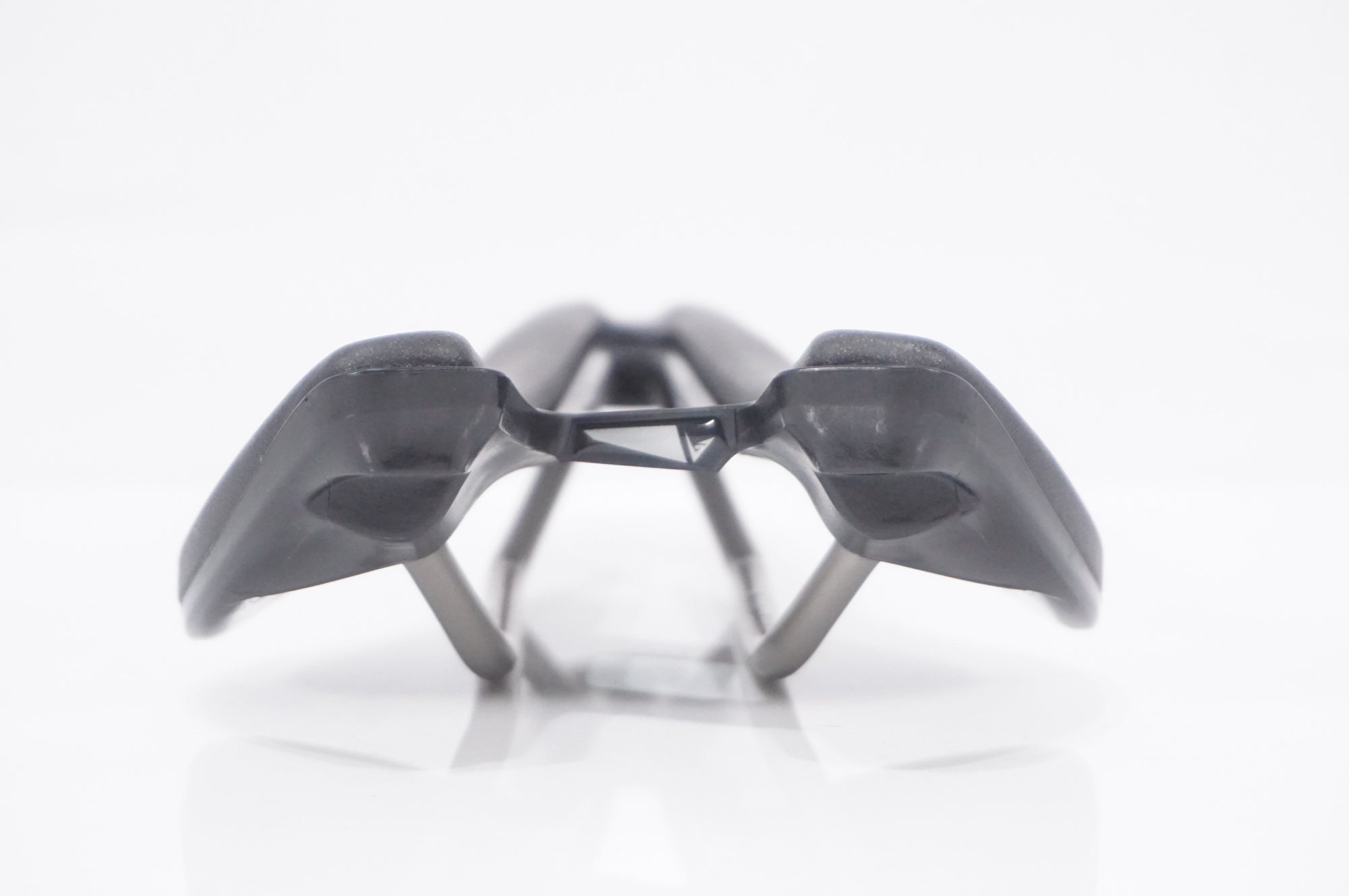 VELOMANN 「ベロマン」 MITORA139 サドル / AKIBA店