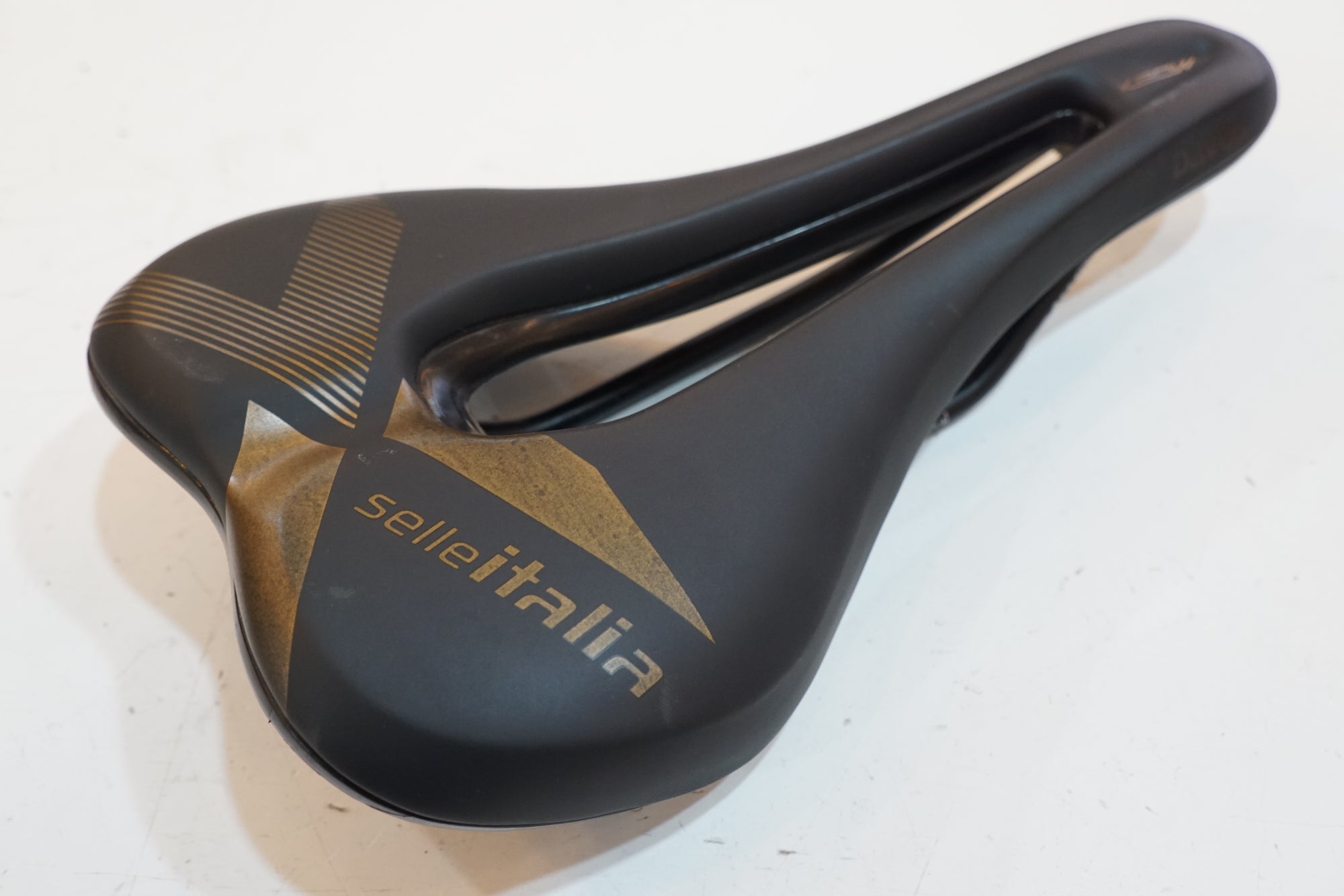 SELLE ITALIA 「セラ イタリア」 X-BOW サドル / バイチャリ浦和