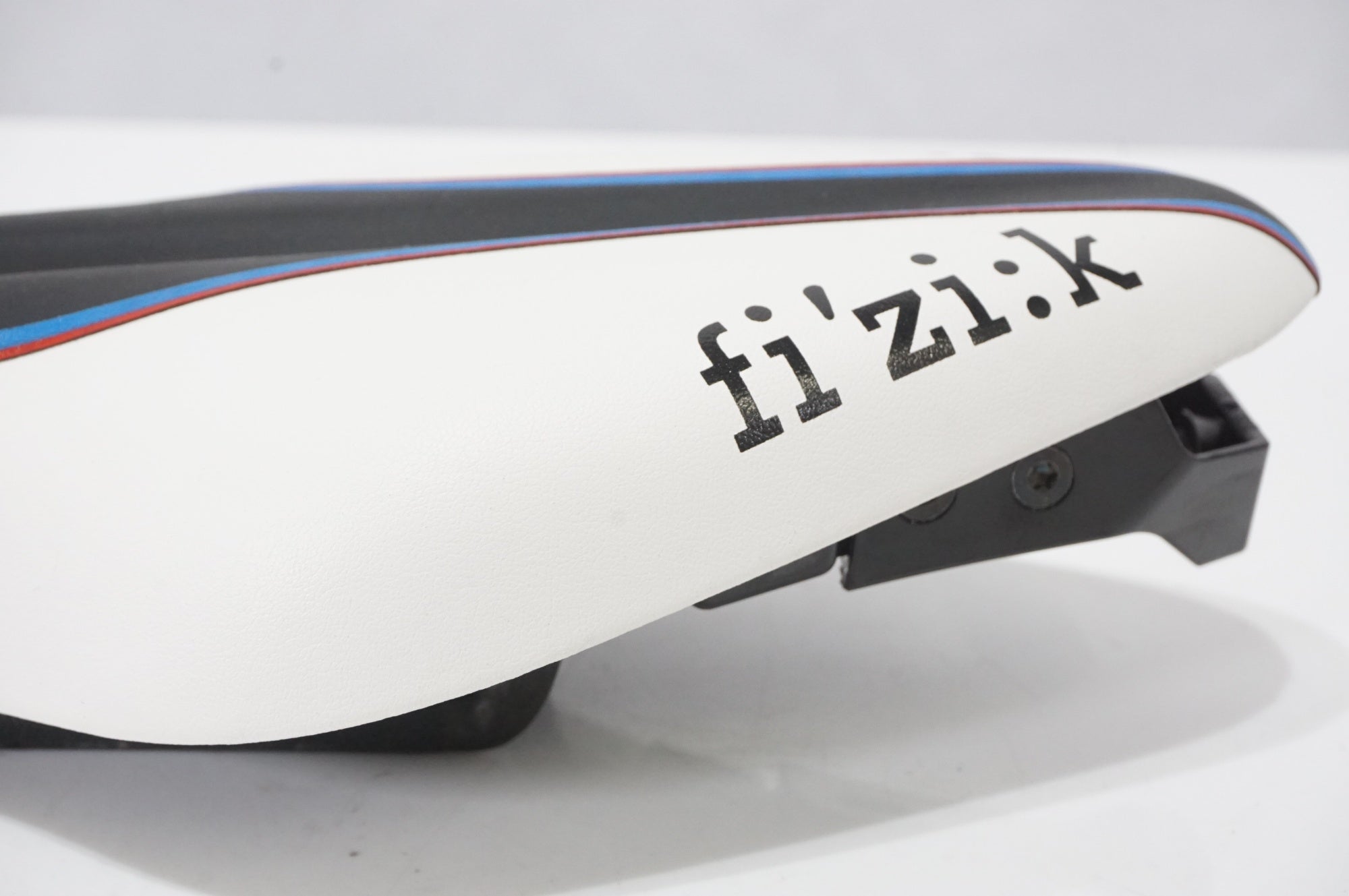 FIZIK 「フィジーク」 MISTICA CARBON サドル / AKIBA店