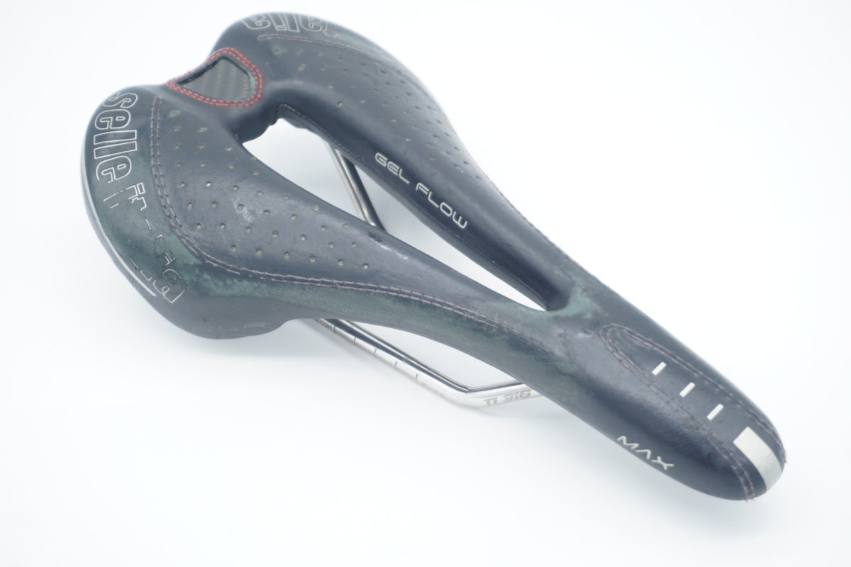 SELLE ITALIA 「セラ イタリア」 MAX GEL FLOW サドル / 京都八幡店