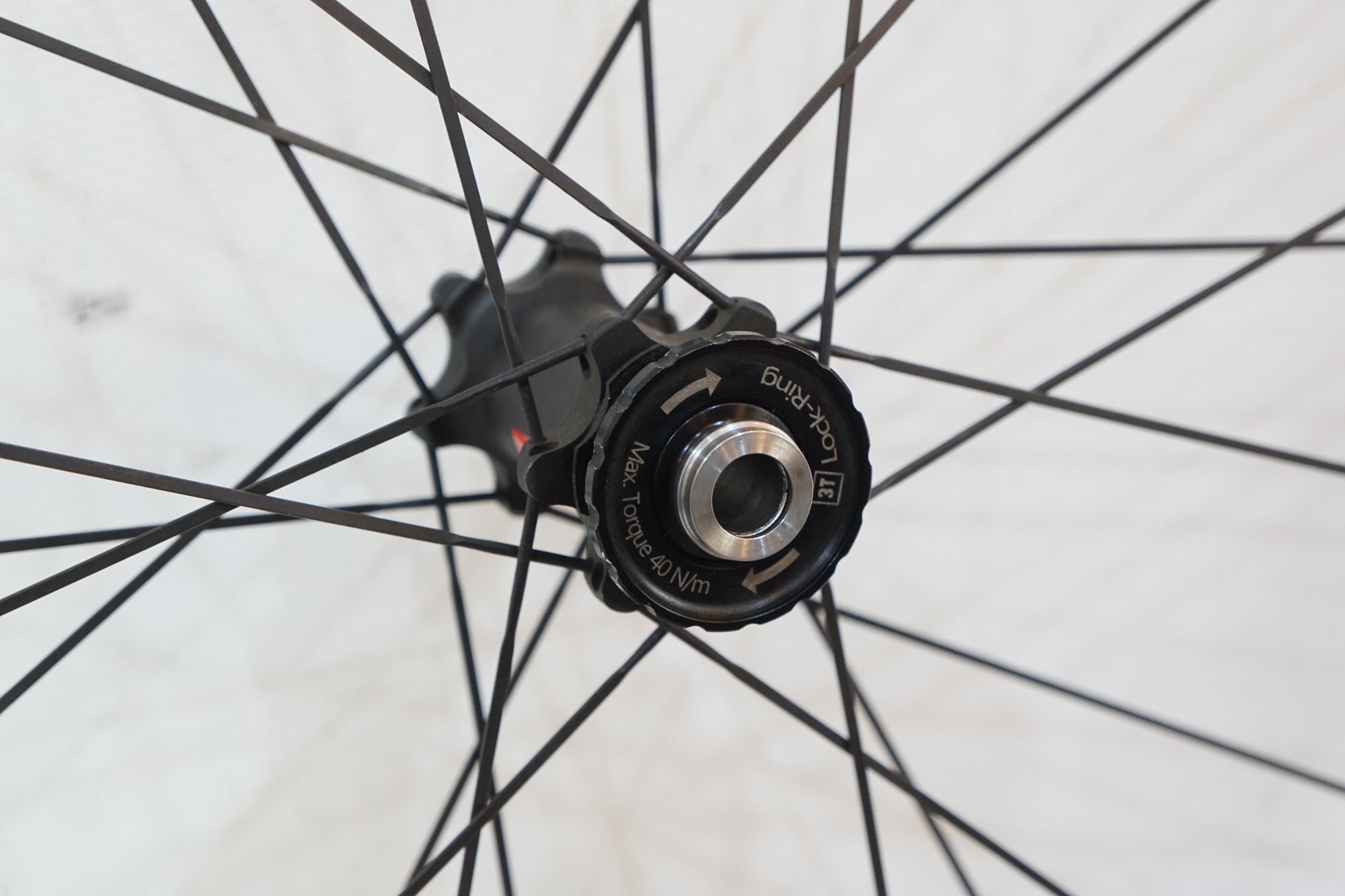 3T 「スリーティー」 DISCUS C35 TEAM STEALTH シマノ11速 ホイールセット / バイチャリ浦和ベース