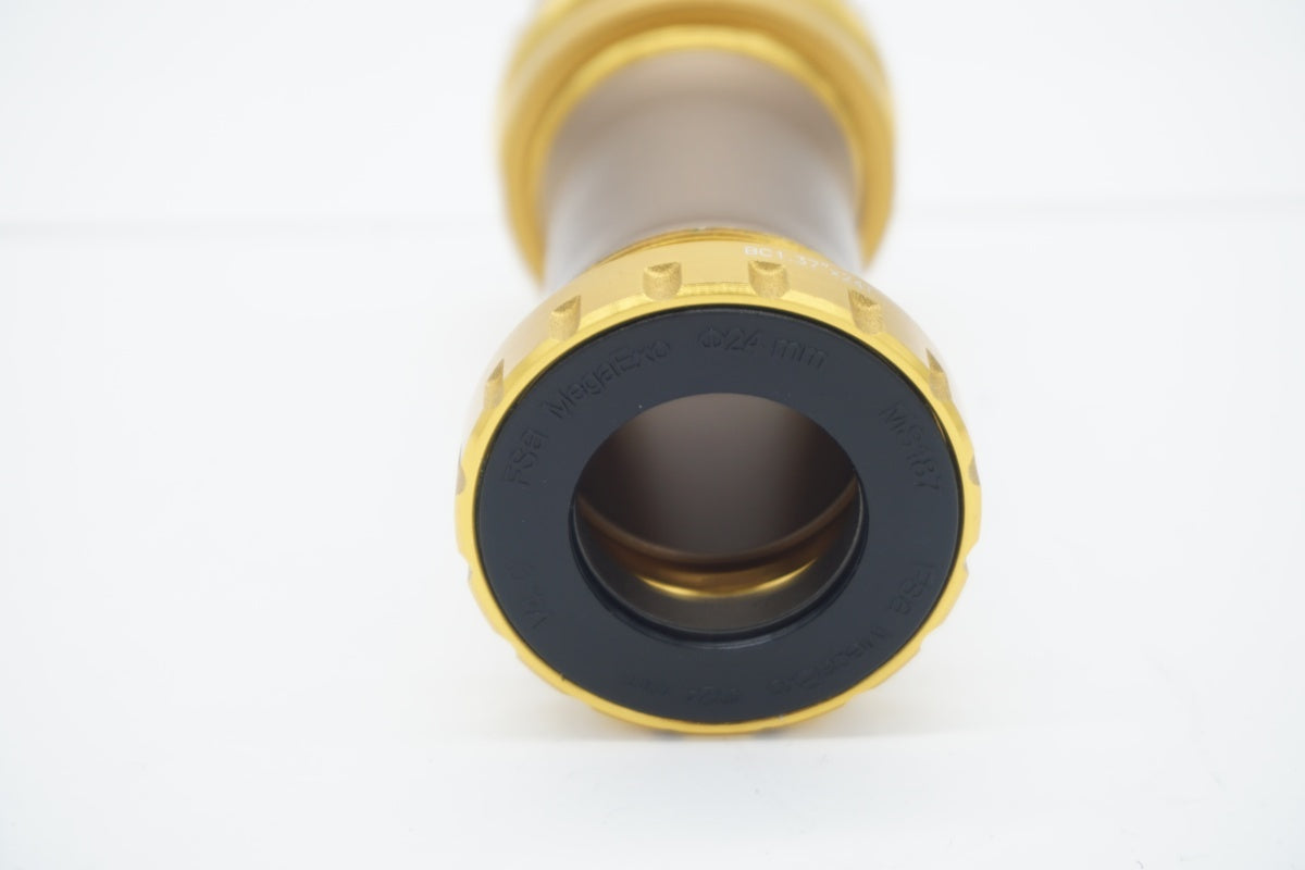 GOLD RACE 「ゴールドレース」 BB COMPATIBLE ボトムブラケット / 滋賀大津店