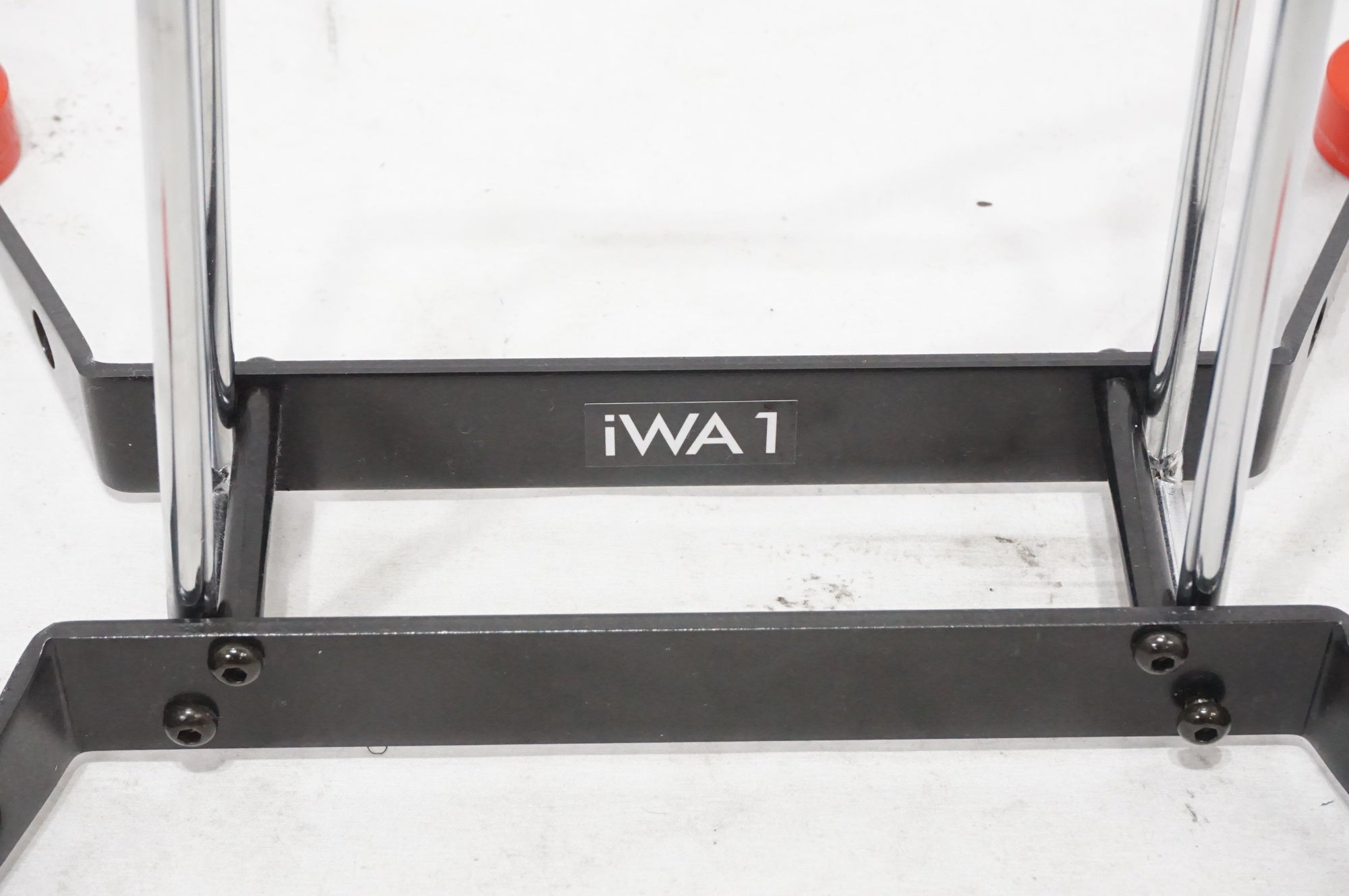 iWA 「イワ」 ディスプレイスタンド / AKIBA店