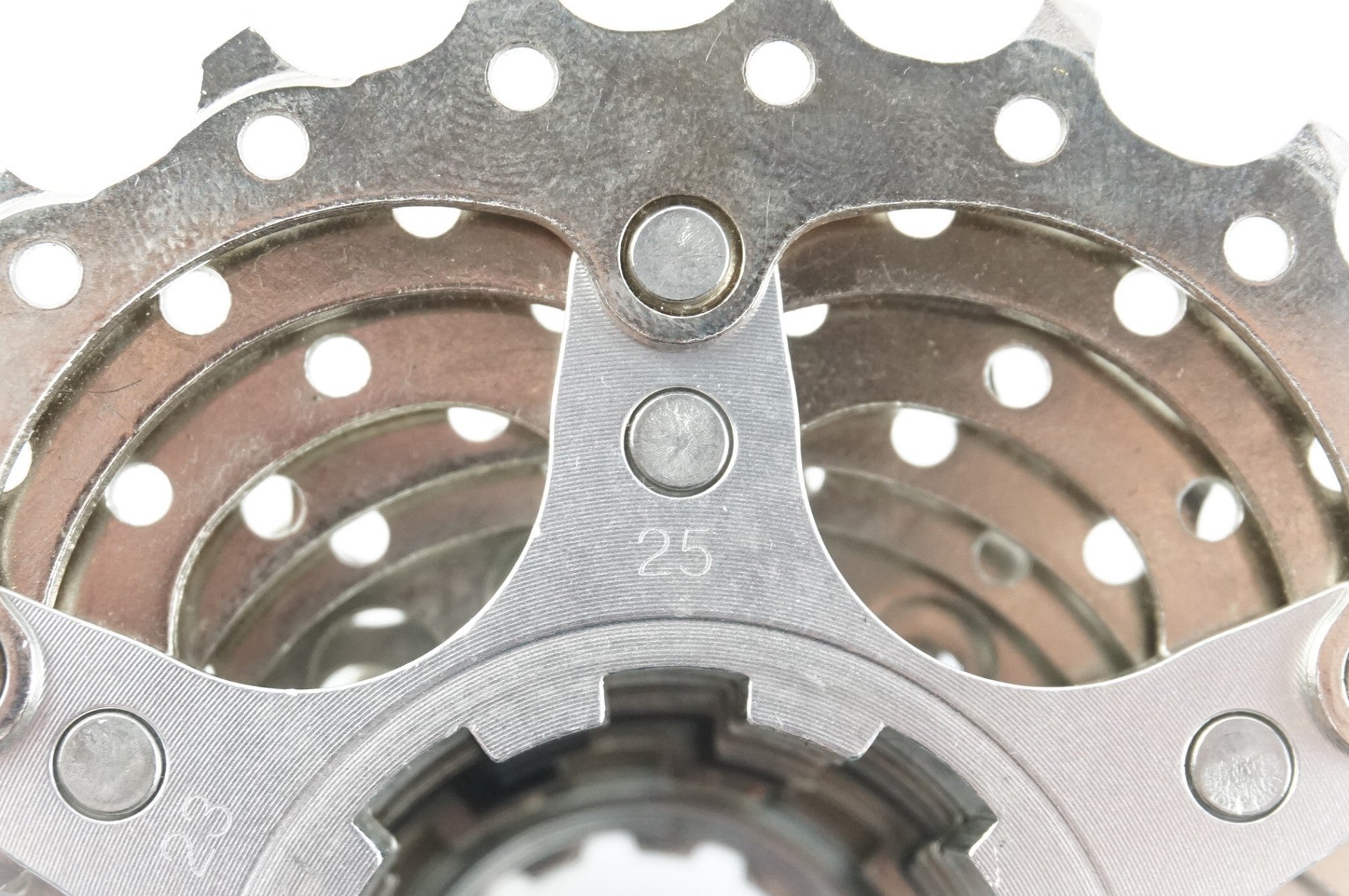 SHIMANO 「シマノ」 105 CS-5700 10S 12-25T スプロケット / 中目黒店