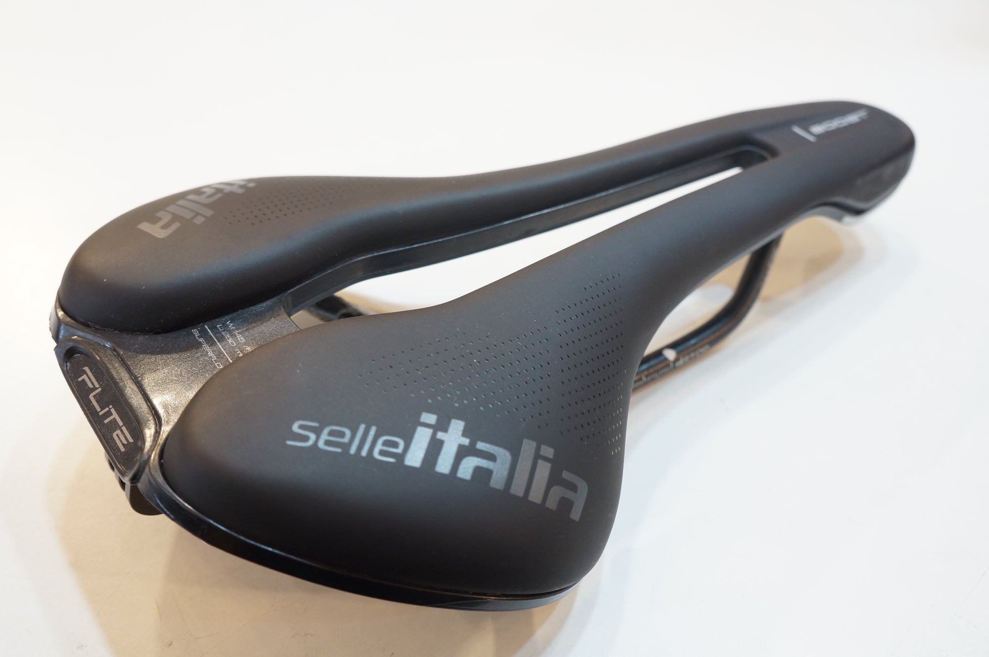SELLE ITALIA 「セラ イタリア」 FLITE BOOST サドル / バイチャリ浦和ベース