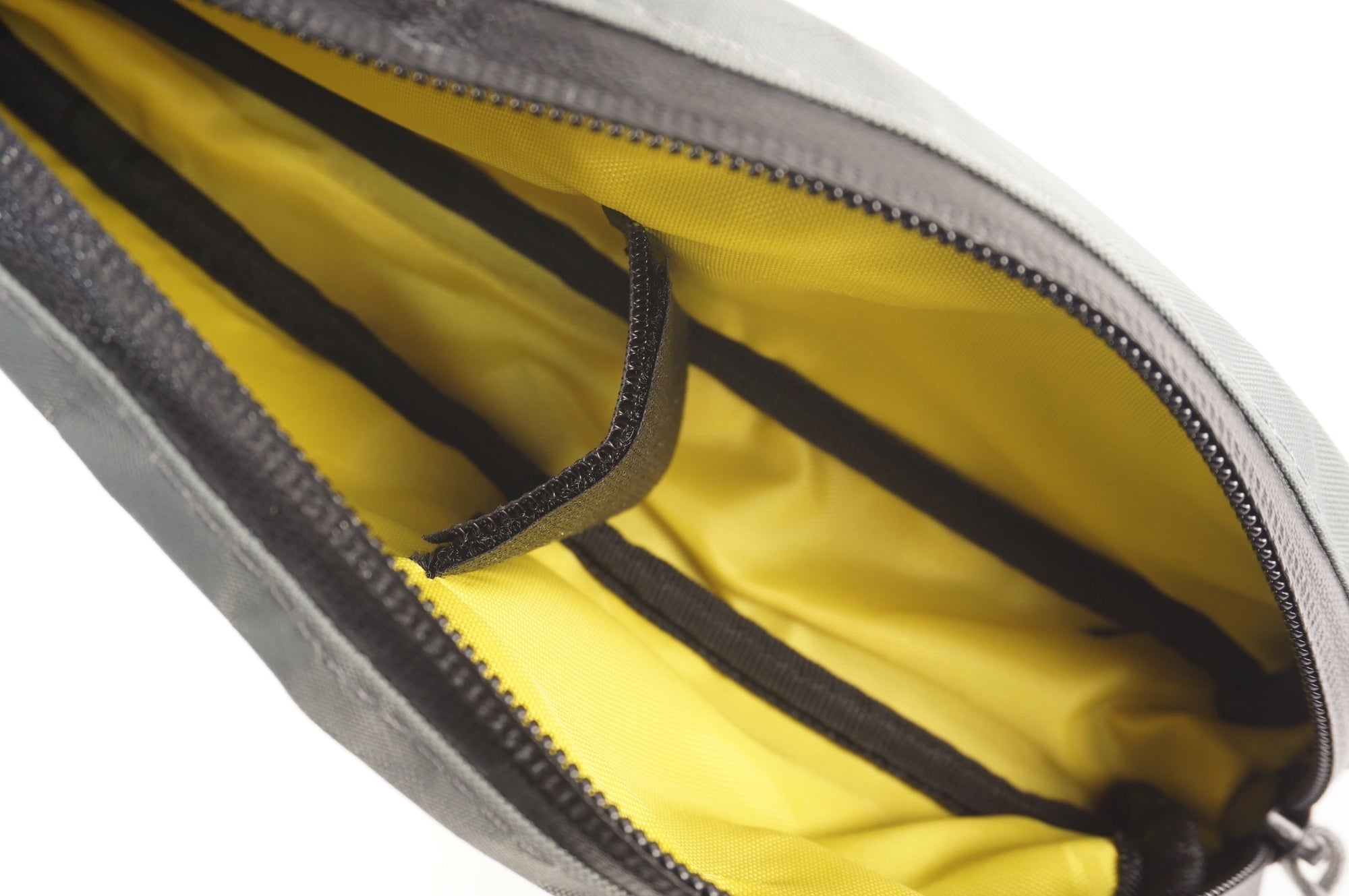 APIDURA 「アピデュラ」 TOP TUBE BAG トップチューブバッグ / 中目黒店