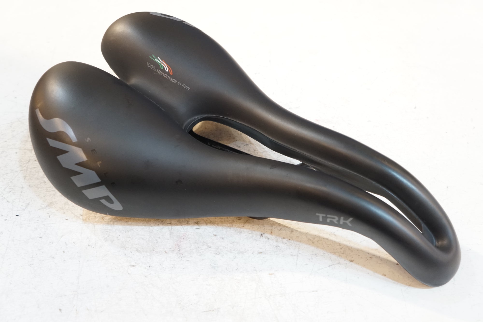 SELLE SMP 「セラ エスエムピー」 TRK サドル / バイチャリ浦和ベース